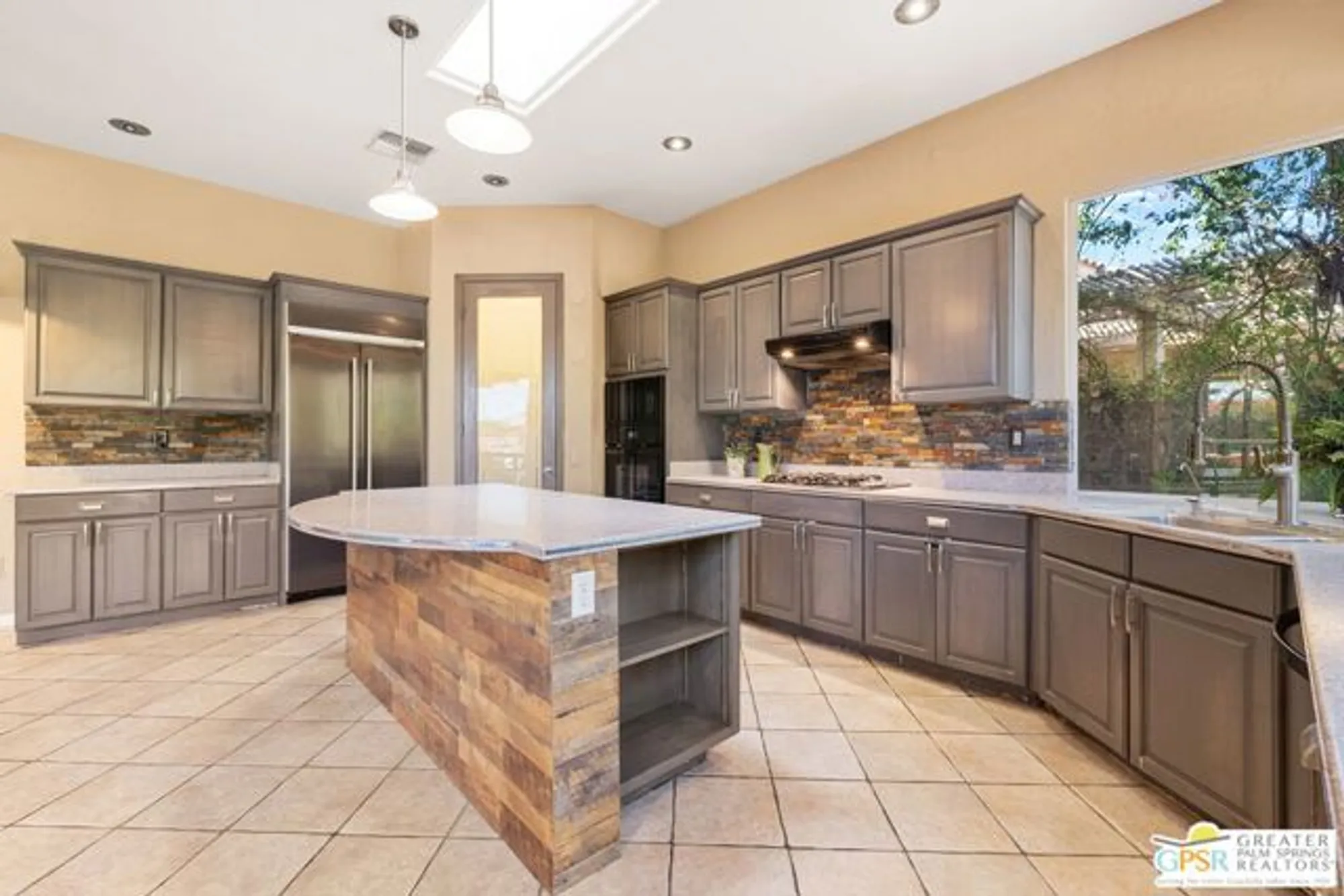 Property Slideshow image 16 of 42 | 39362 blossom cir, Palm Desert, CA, 92211