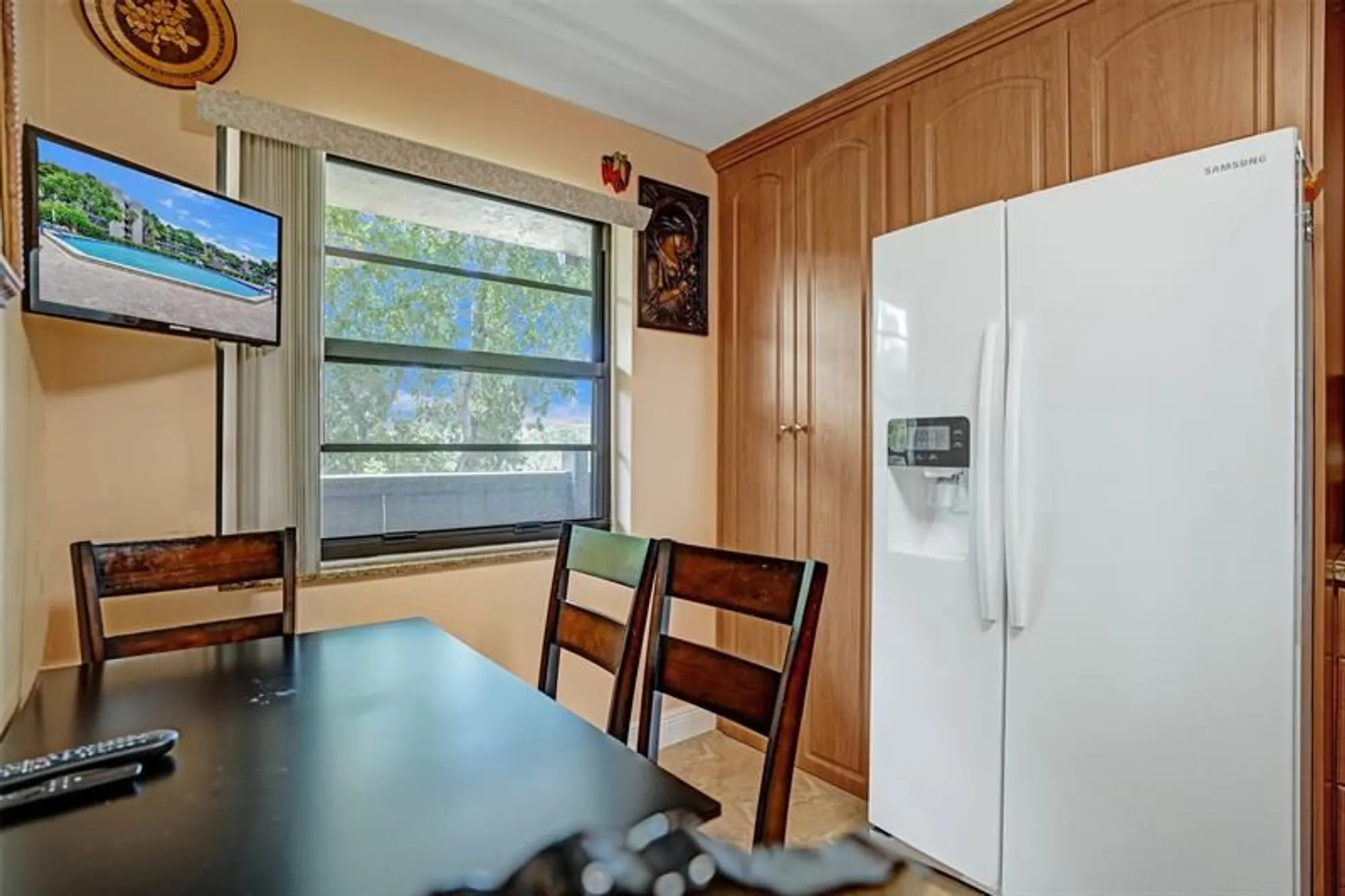 Property Slideshow image 6 of 48 | 1101 colony point cir 403, Pembroke Pines, FL, 33026