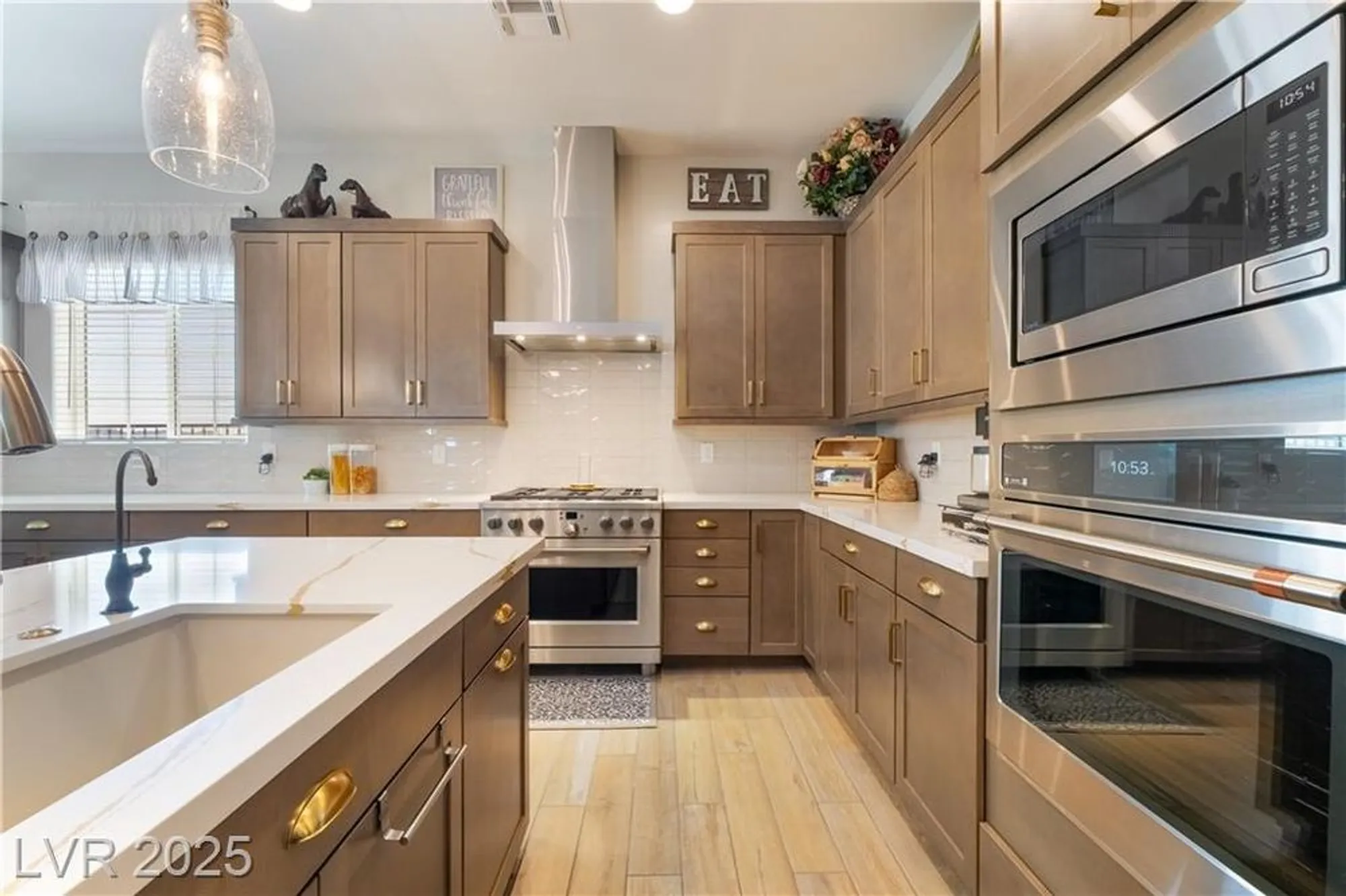 Property Slideshow image 12 of 80 | 68 cathedral wash pl, Henderson, NV, 89011