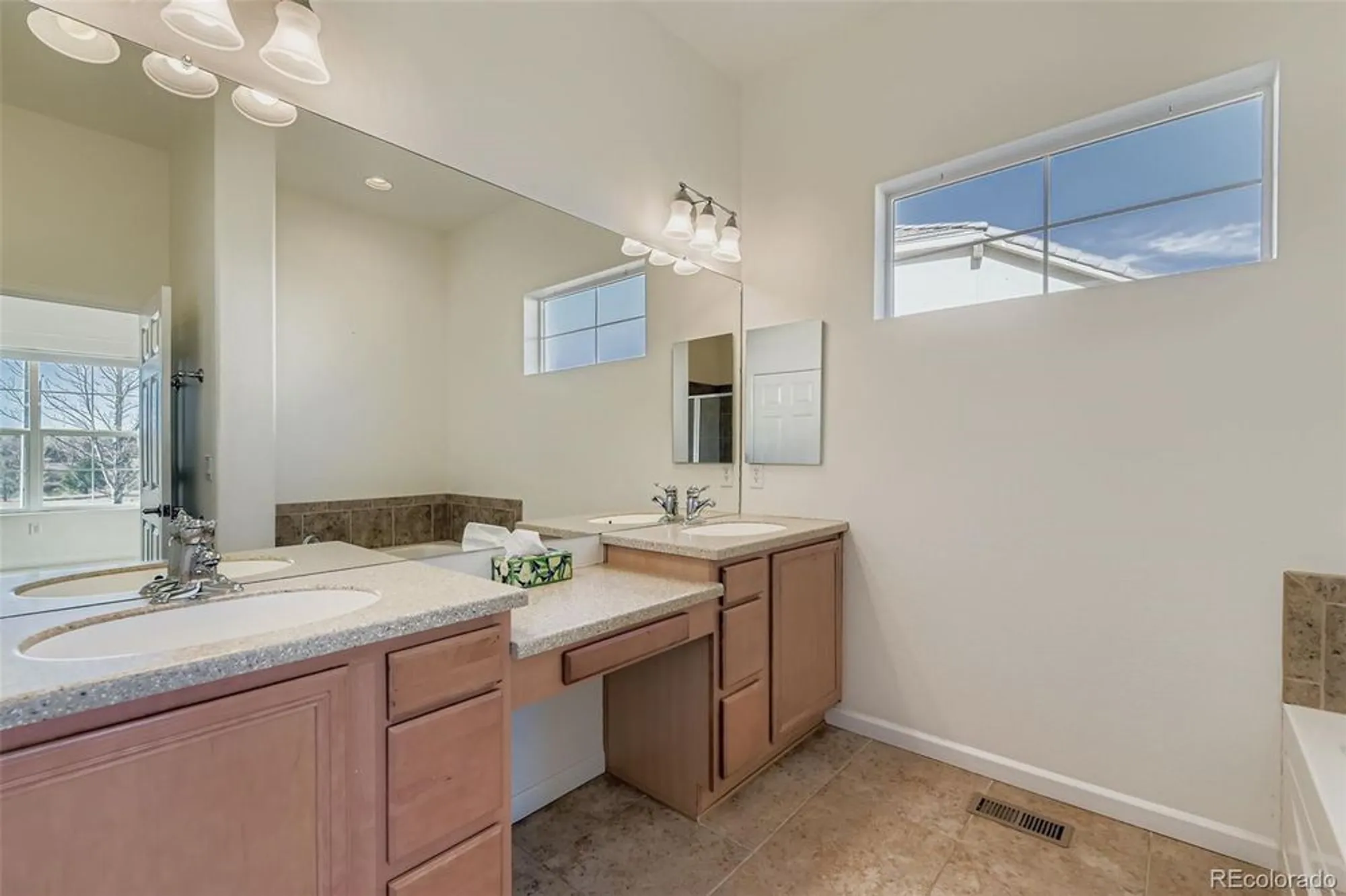 Property Slideshow image 14 of 22 | 16538 chesapeake dr, Broomfield, CO, 80023