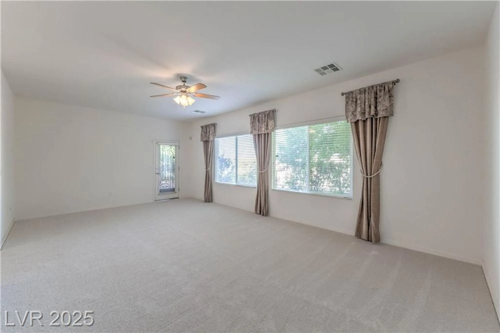 Property Slideshow image 25 of 52 | 2175 waterton rivers dr, Henderson, NV, 89044