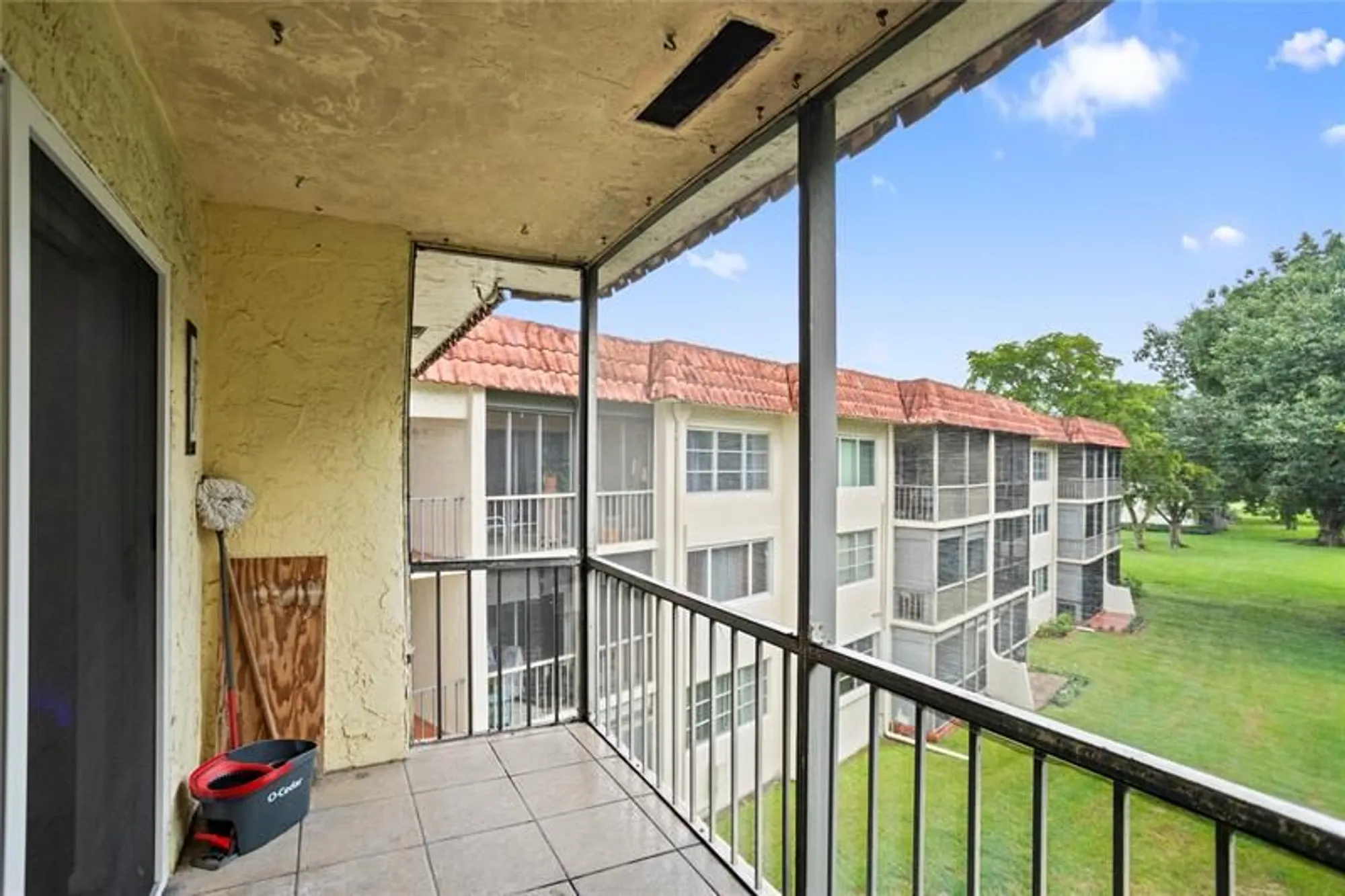Property Slideshow image 29 of 44 | 8990 s hollybrook blvd 305, Pembroke Pines, FL, 33025