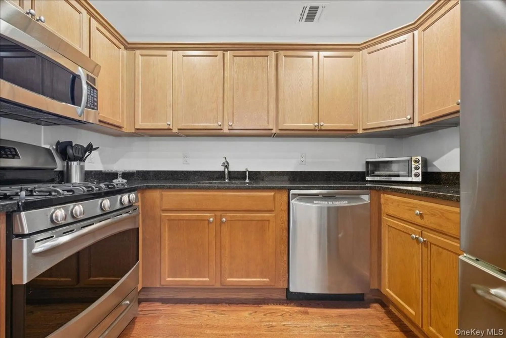 Property Slideshow image 16 of 36 | 133 spring dr # 133, East Meadow, NY, 11554