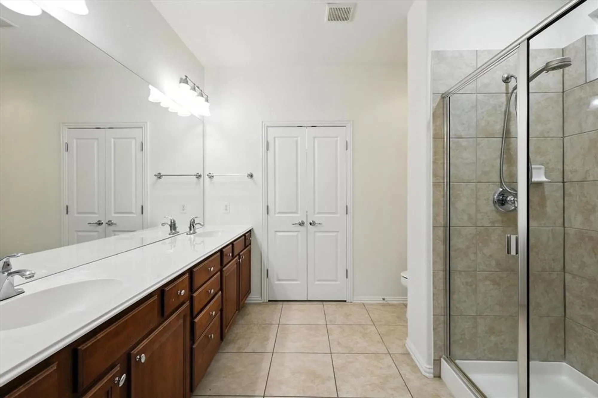 Property Slideshow image 15 of 39 | 7543 angel trace dr, Frisco, TX, 75036