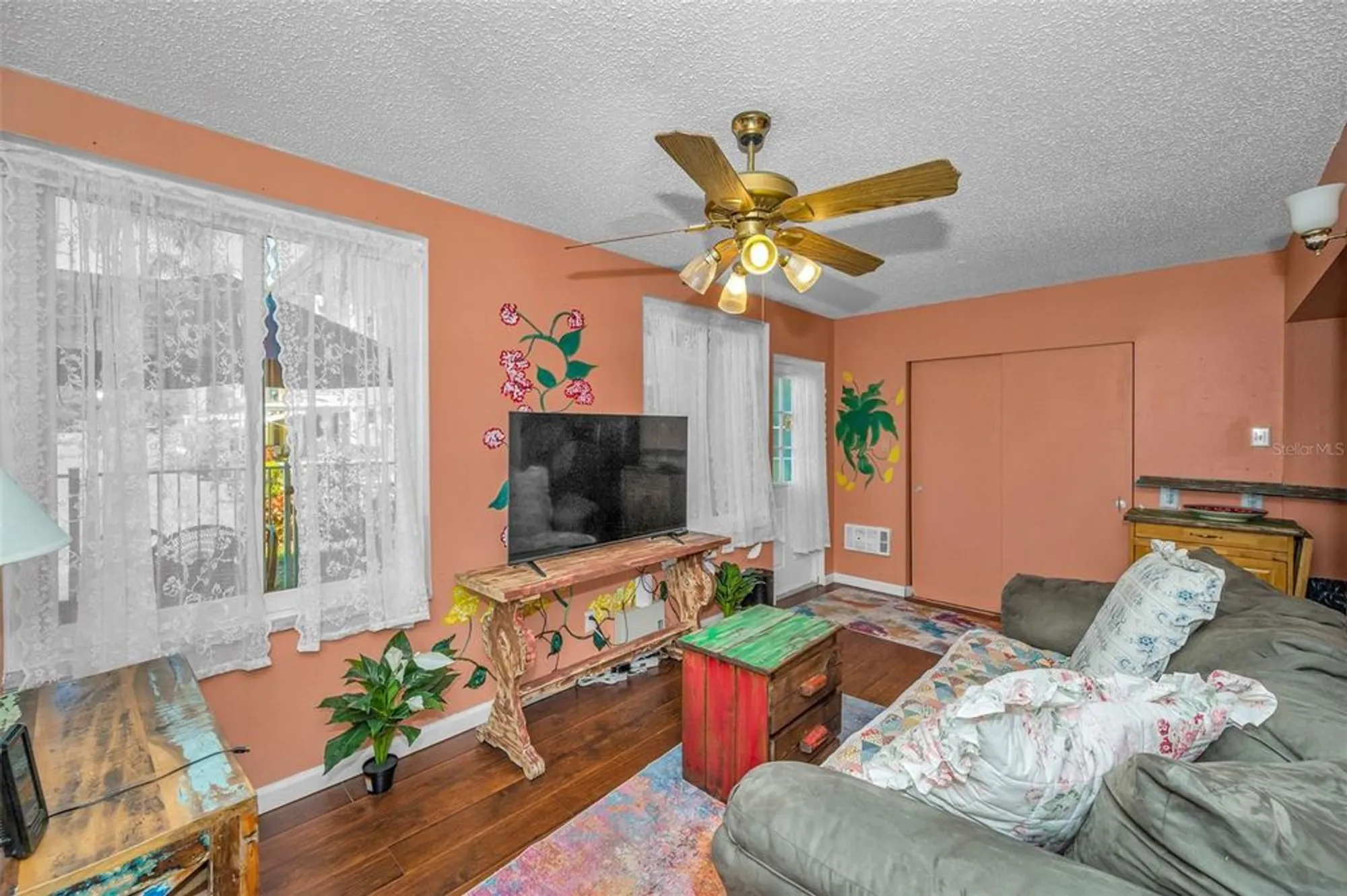 Property Slideshow image 15 of 67 | 2402 ecuadorian way 10, Clearwater, FL, 33763