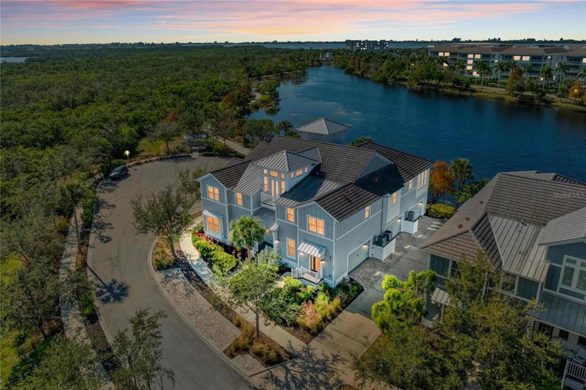 Property Slideshow image 5 of 100 | 348 sapphire lake dr unit 201, Bradenton, FL, 34209