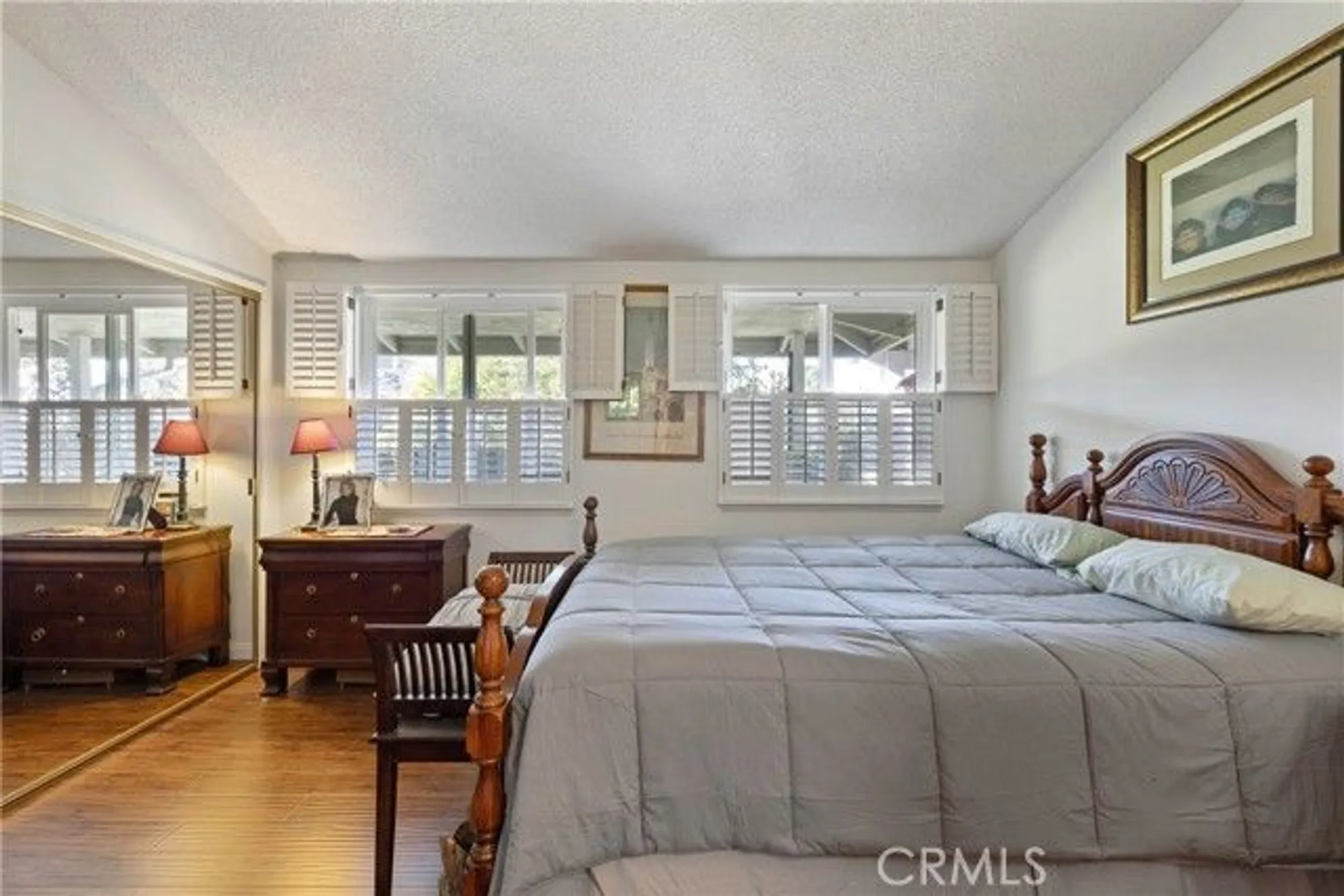 Property Slideshow image 16 of 57 | 19211 avenue of the oaks a, Newhall, CA, 91321