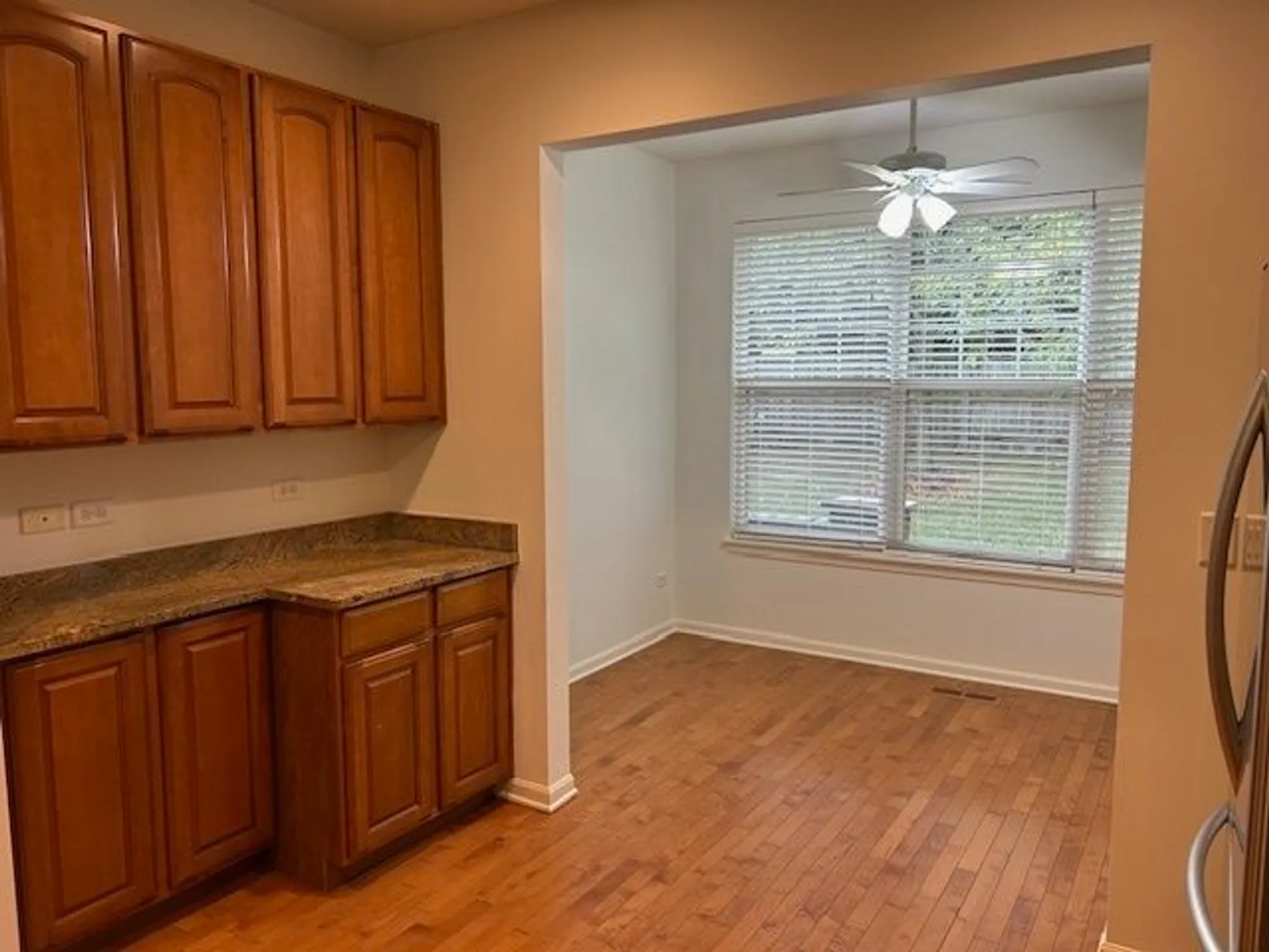 Property Slideshow image 9 of 22 | 2875 normandy cir, Naperville, IL, 60564