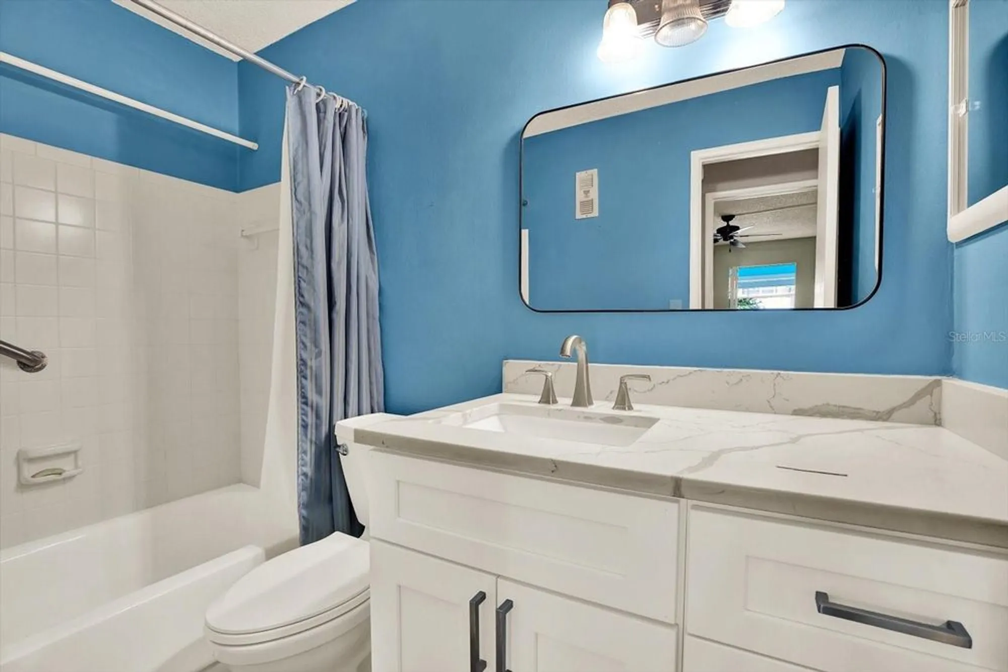 Property Slideshow image 12 of 32 | 2960 59th st 108, Gulfport, FL, 33707