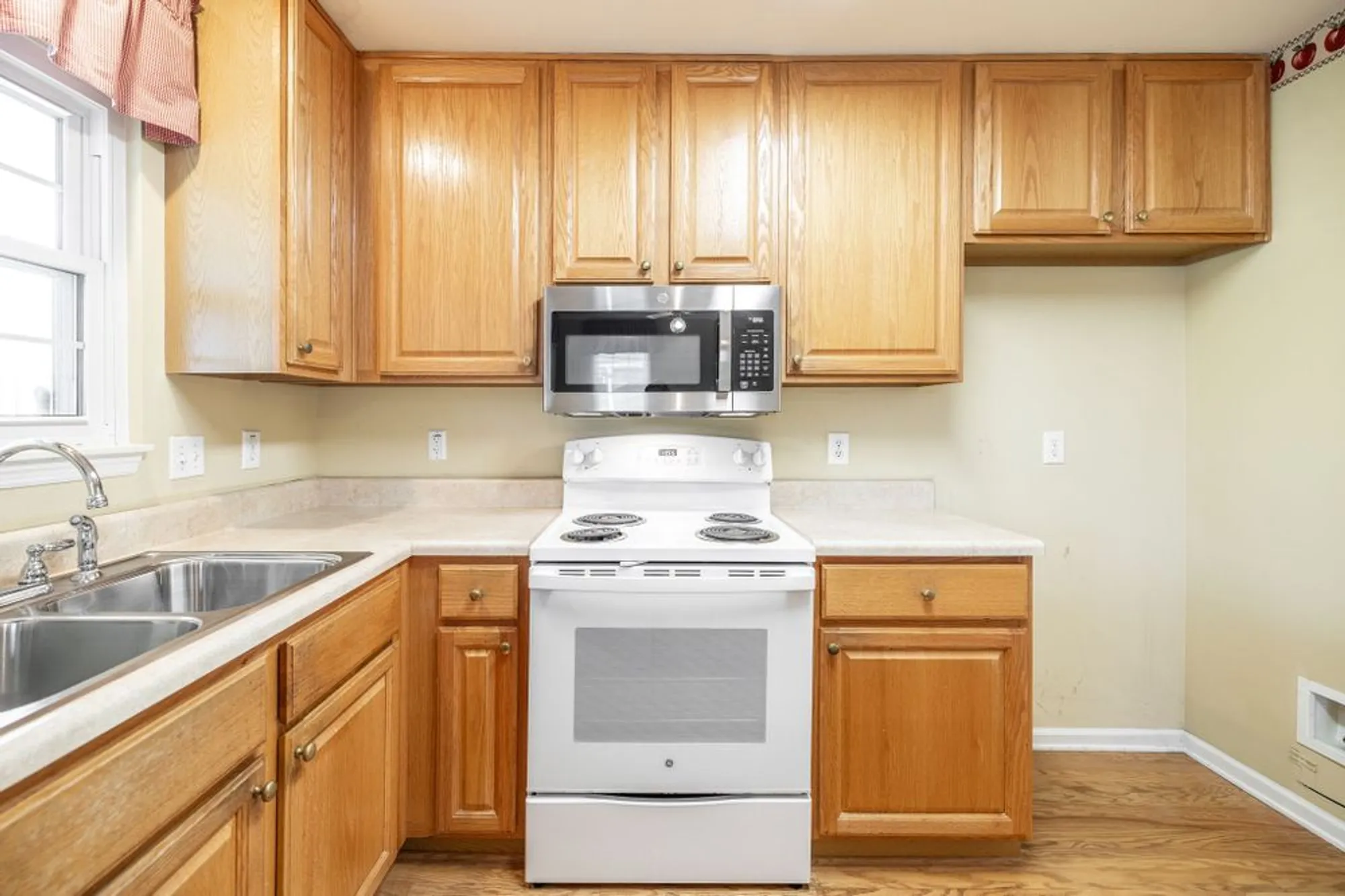 Property Slideshow image 30 of 54 | 115 newsom grn, Nashville, TN, 37221