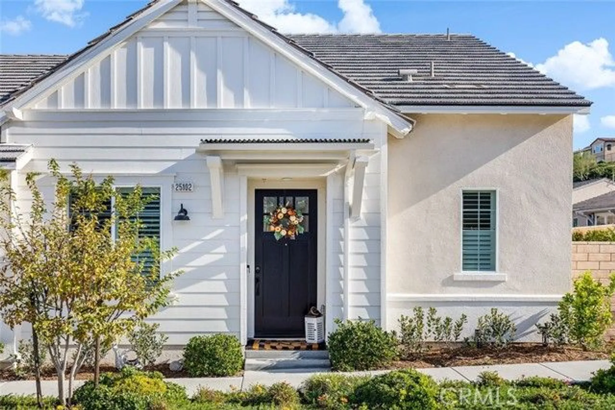 Property Slideshow image 4 of 43 | 25102 citron ln, Canyon Country, CA, 91387