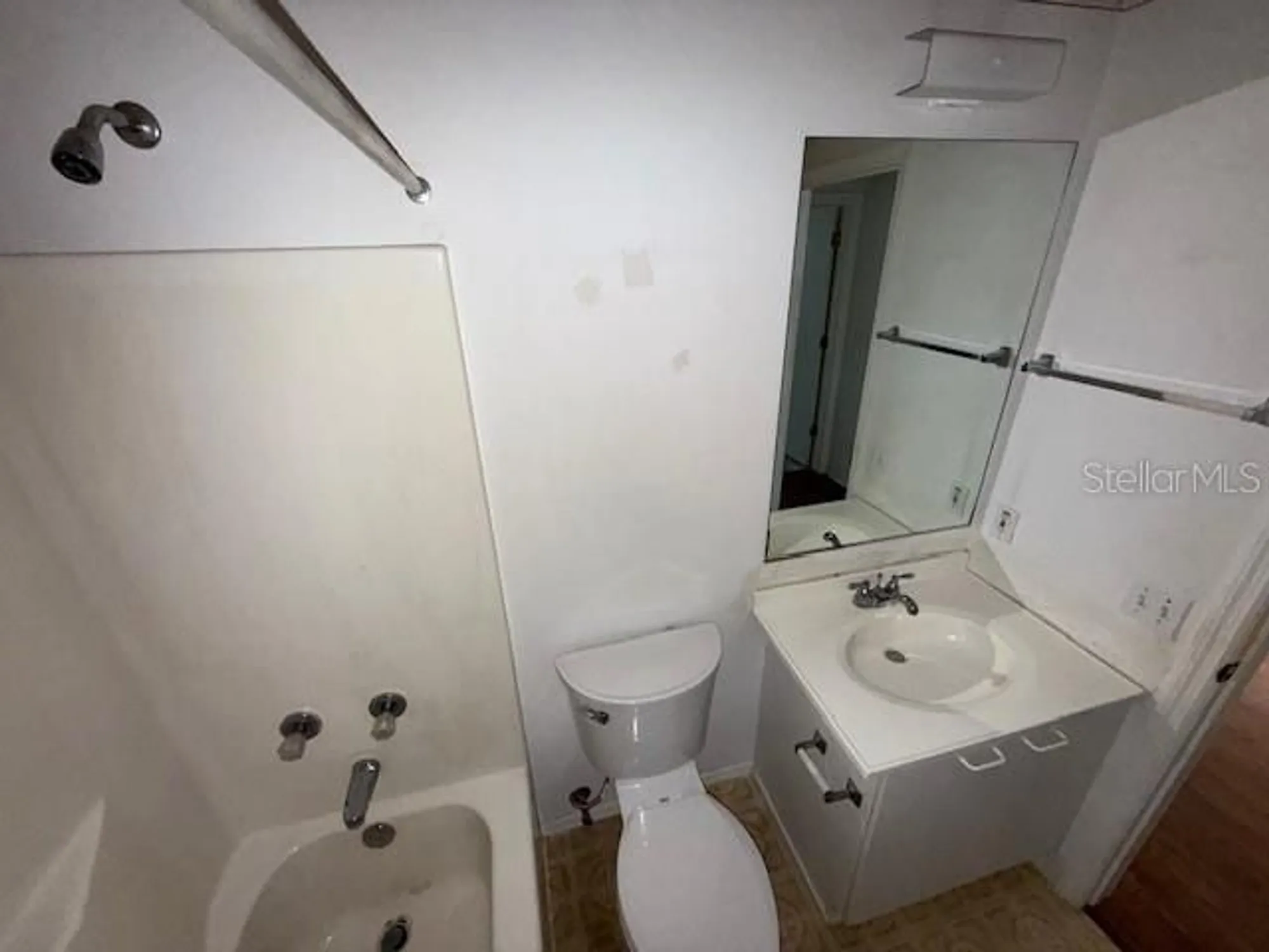 Property Slideshow image 11 of 18 | 438 san pedro dr, Lady Lake, FL, 32159