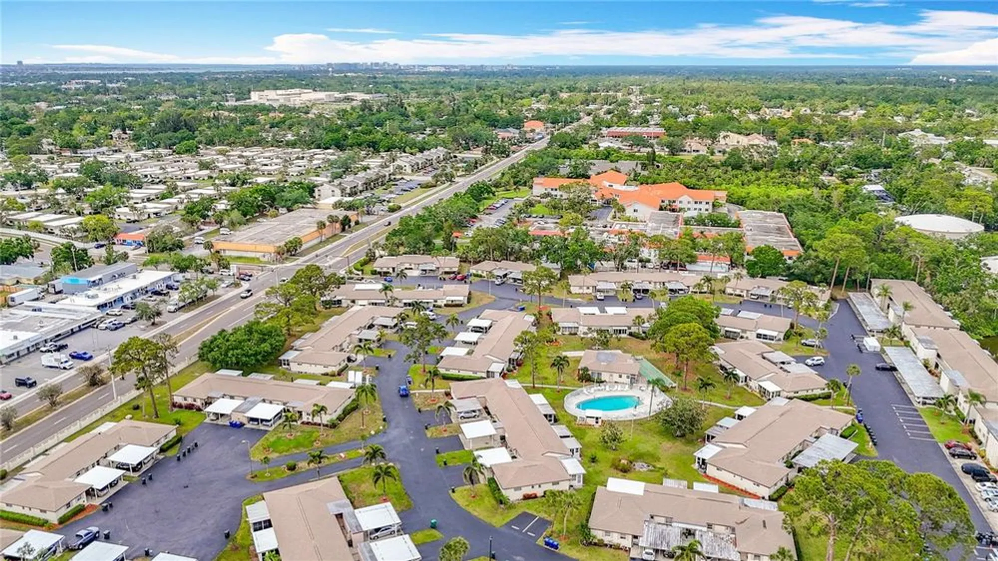 Property Slideshow image 16 of 26 | 2802 swifton dr v102, Sarasota, FL, 34231