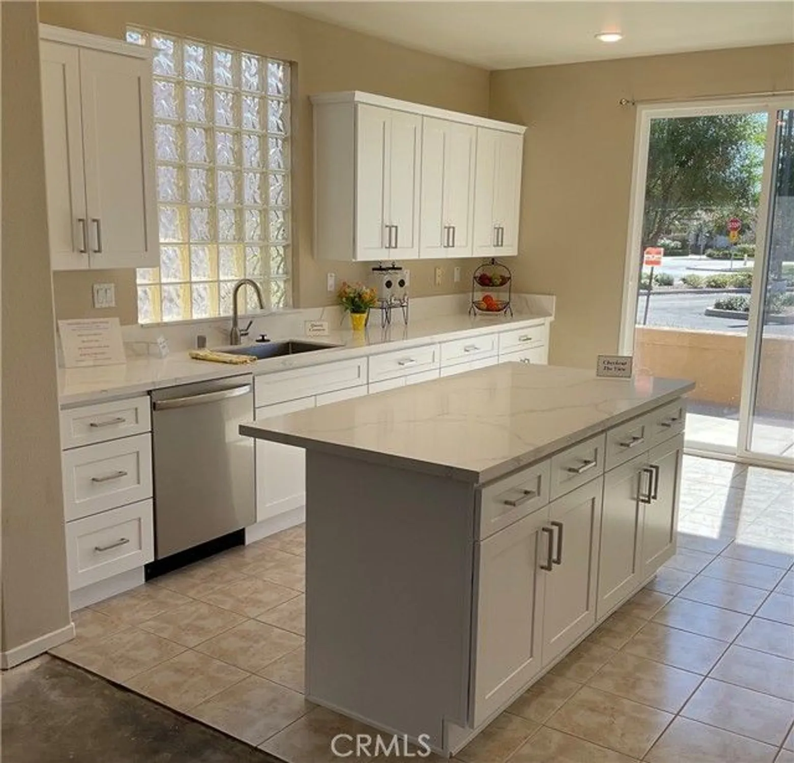 Property Slideshow image 11 of 60 | 8251 triplett ln, Hemet, CA, 92545