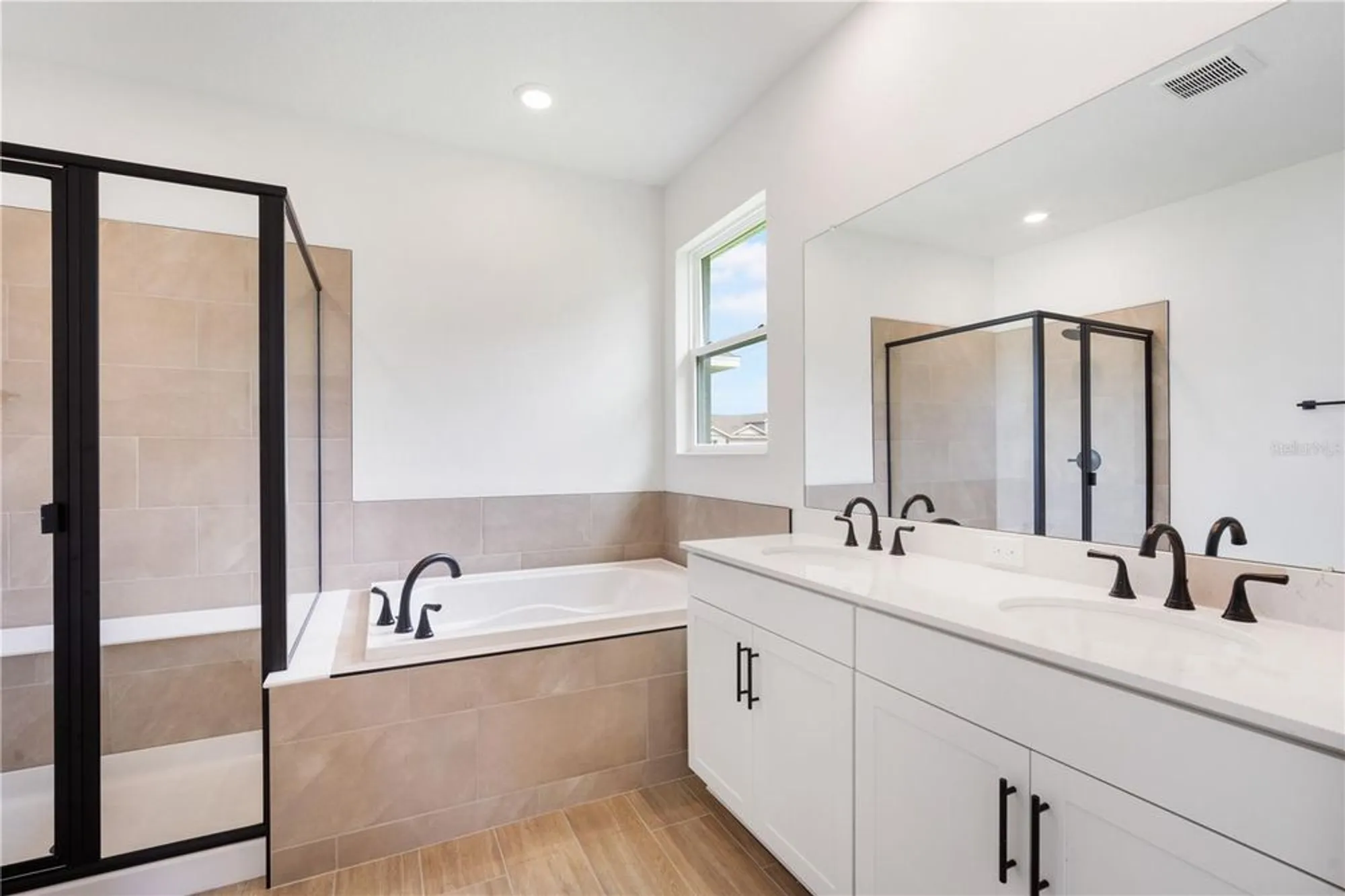 Property Slideshow image 20 of 44 | 9143 players dr, Weeki Wachee, FL, 34613