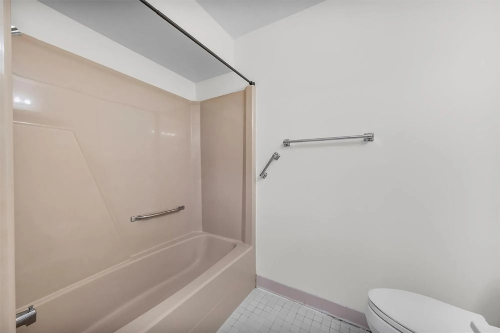 Property Slideshow image 19 of 37 | 156 carriage ct g, Yorktown Heights, NY, 10598