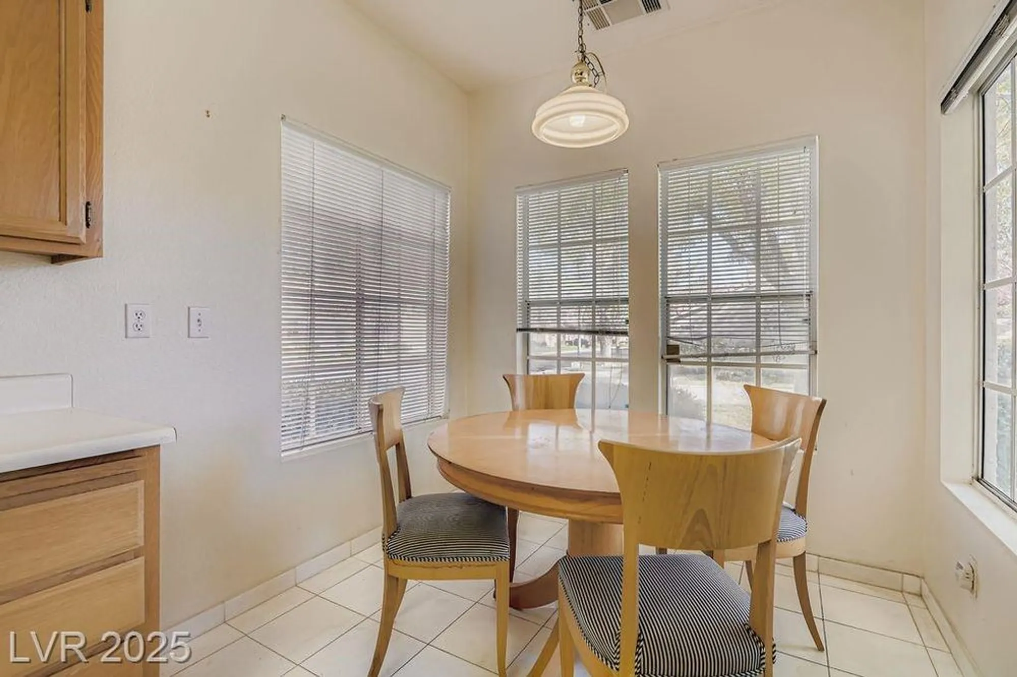 Property Slideshow image 13 of 32 | 4861 alido dr, Las Vegas, NV, 89147