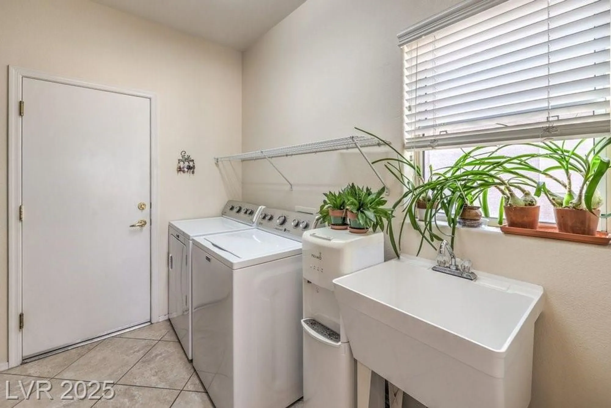 Property Slideshow image 45 of 72 | 2095 colvin run dr, Henderson, NV, 89052