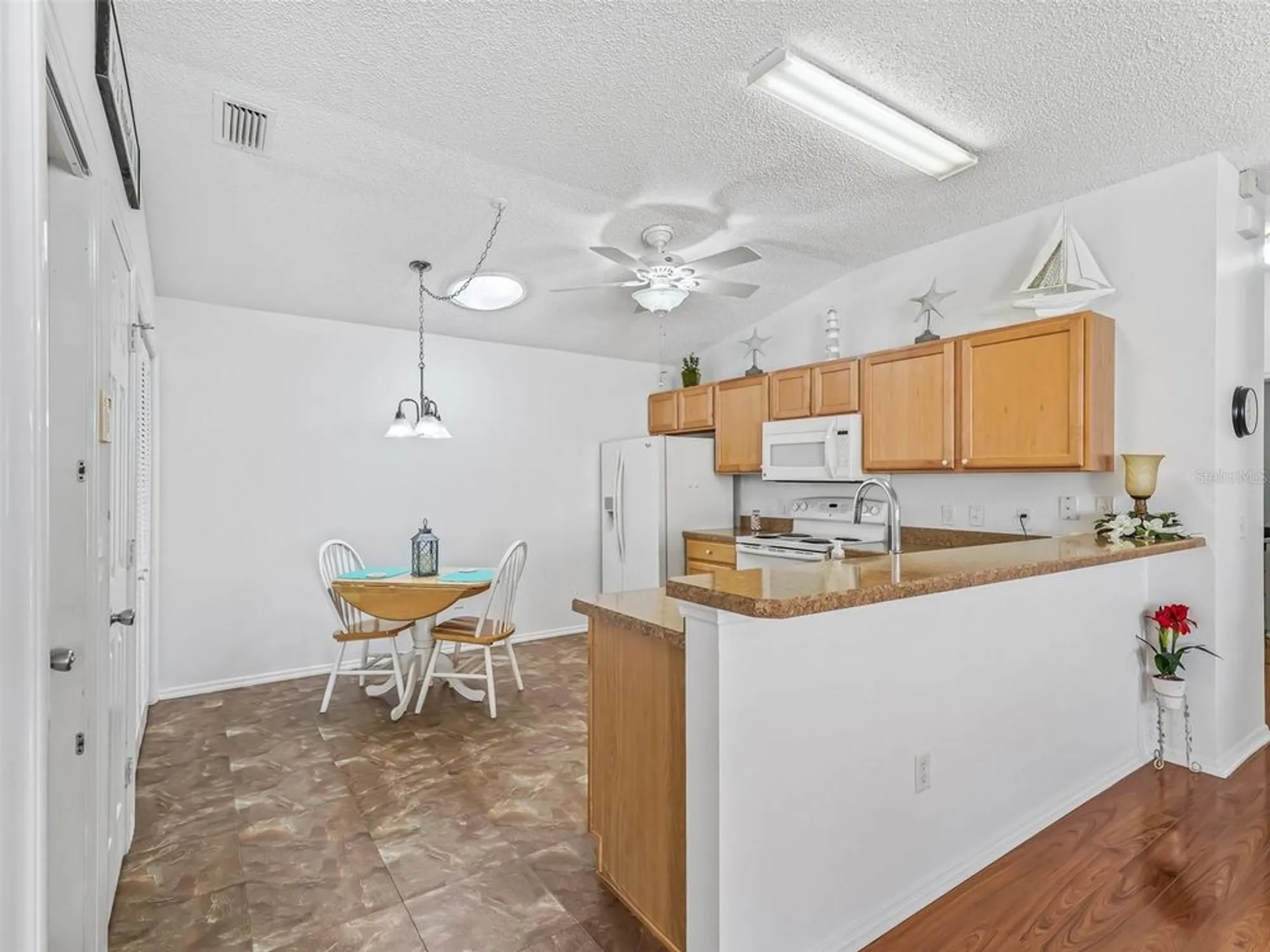 Property Slideshow image 11 of 32 | 408 rose croft ter, The Villages, FL, 32162