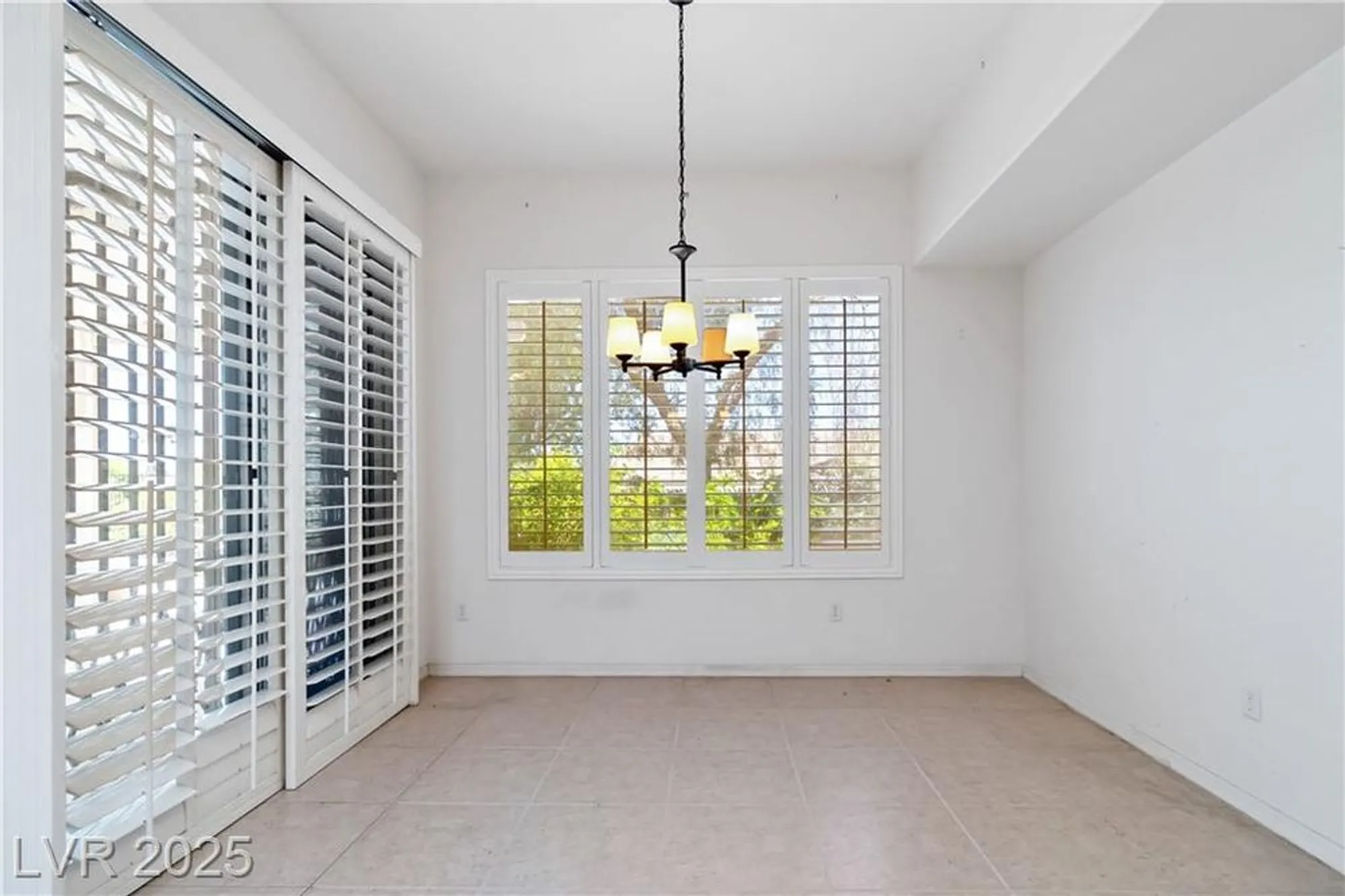 Property Slideshow image 21 of 51 | 1629 black fox canyon rd, Henderson, NV, 89052