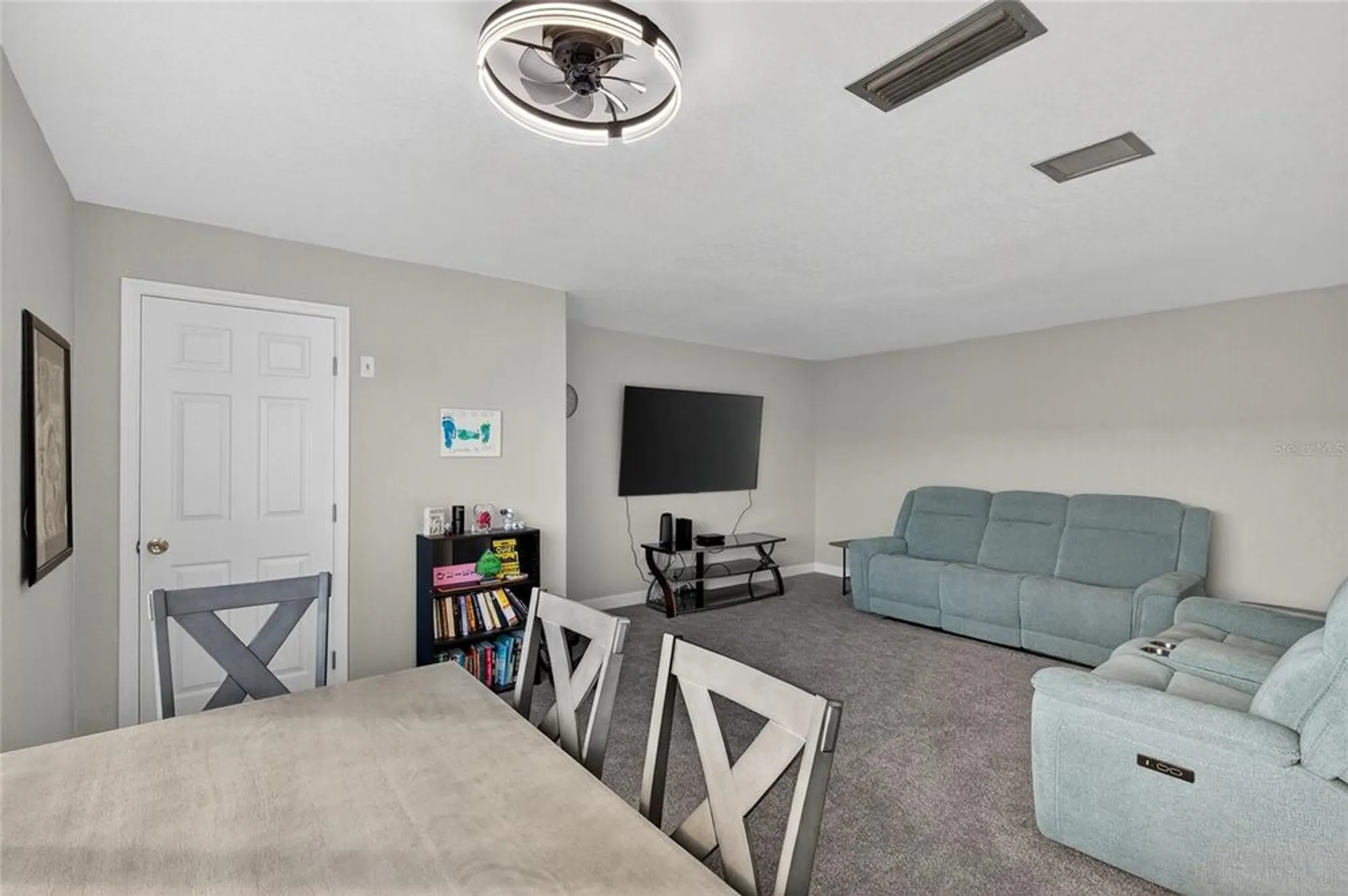 Property Slideshow image 10 of 41 | 5521 80th st n unit 511, Saint Petersburg, FL, 33709