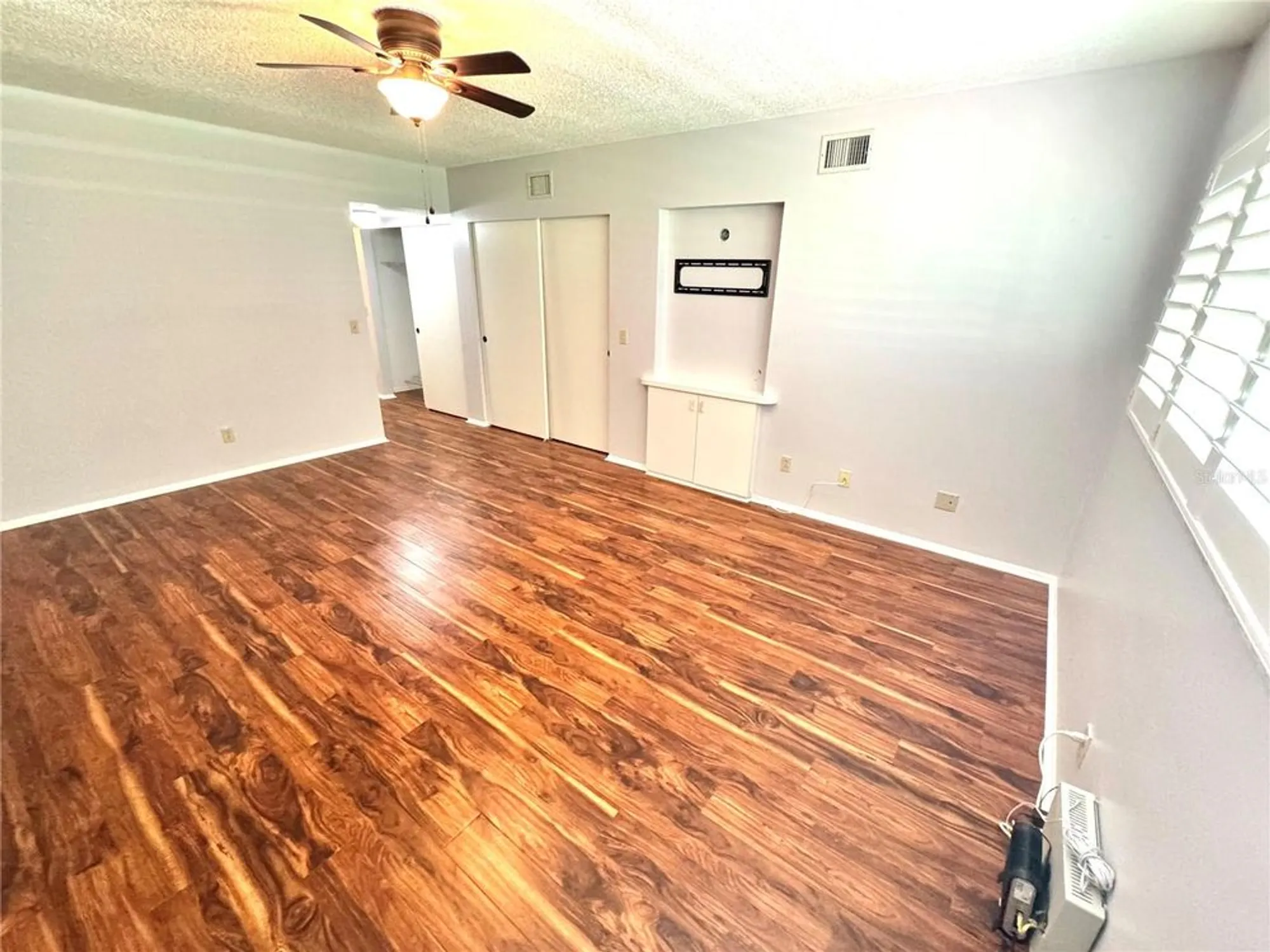 Property Slideshow image 30 of 37 | 2262 swedish dr 6, Clearwater, FL, 33763