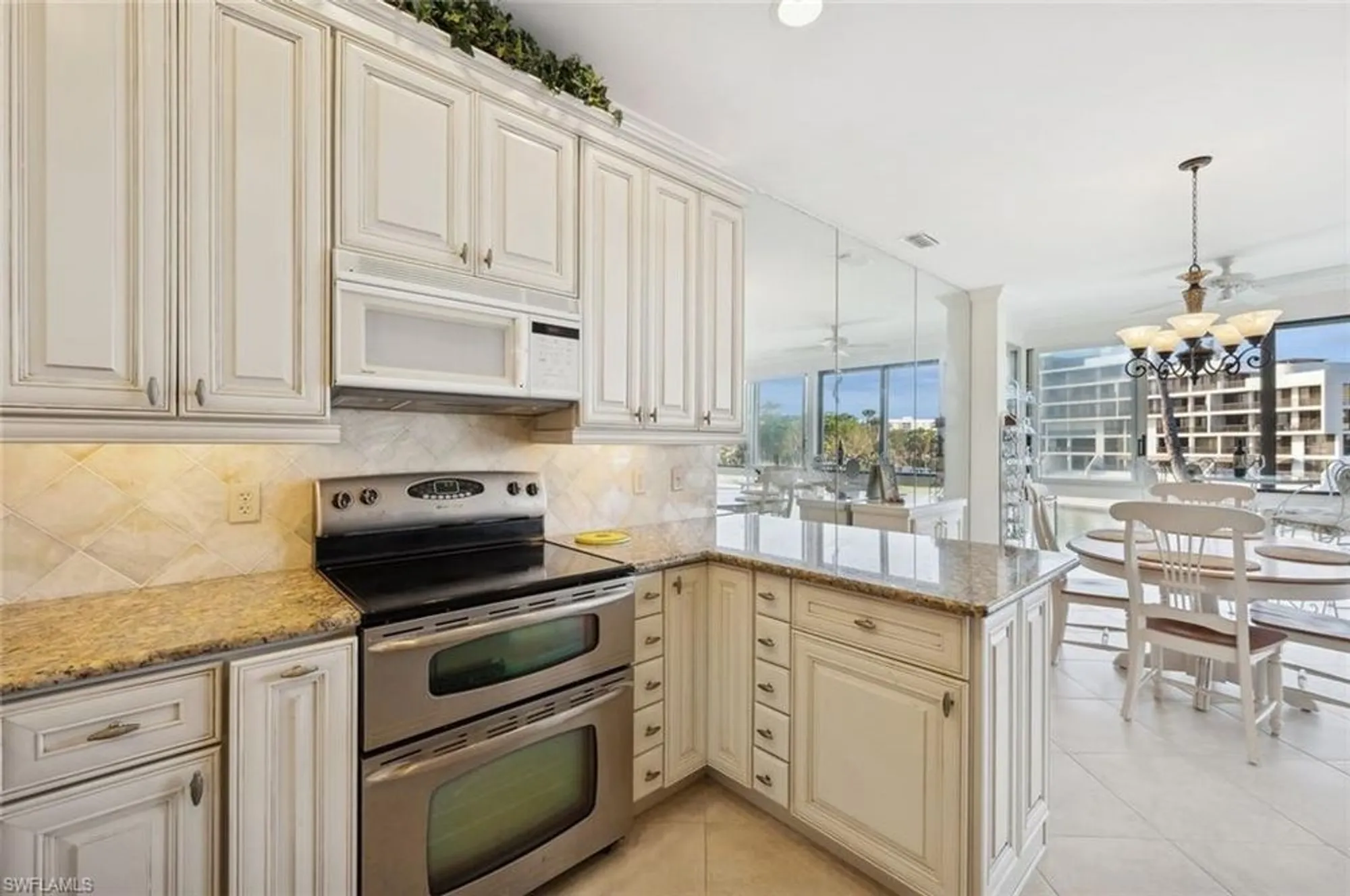 Property Slideshow image 13 of 28 | 2246 gulf shore blvd l2, Naples, FL, 34102