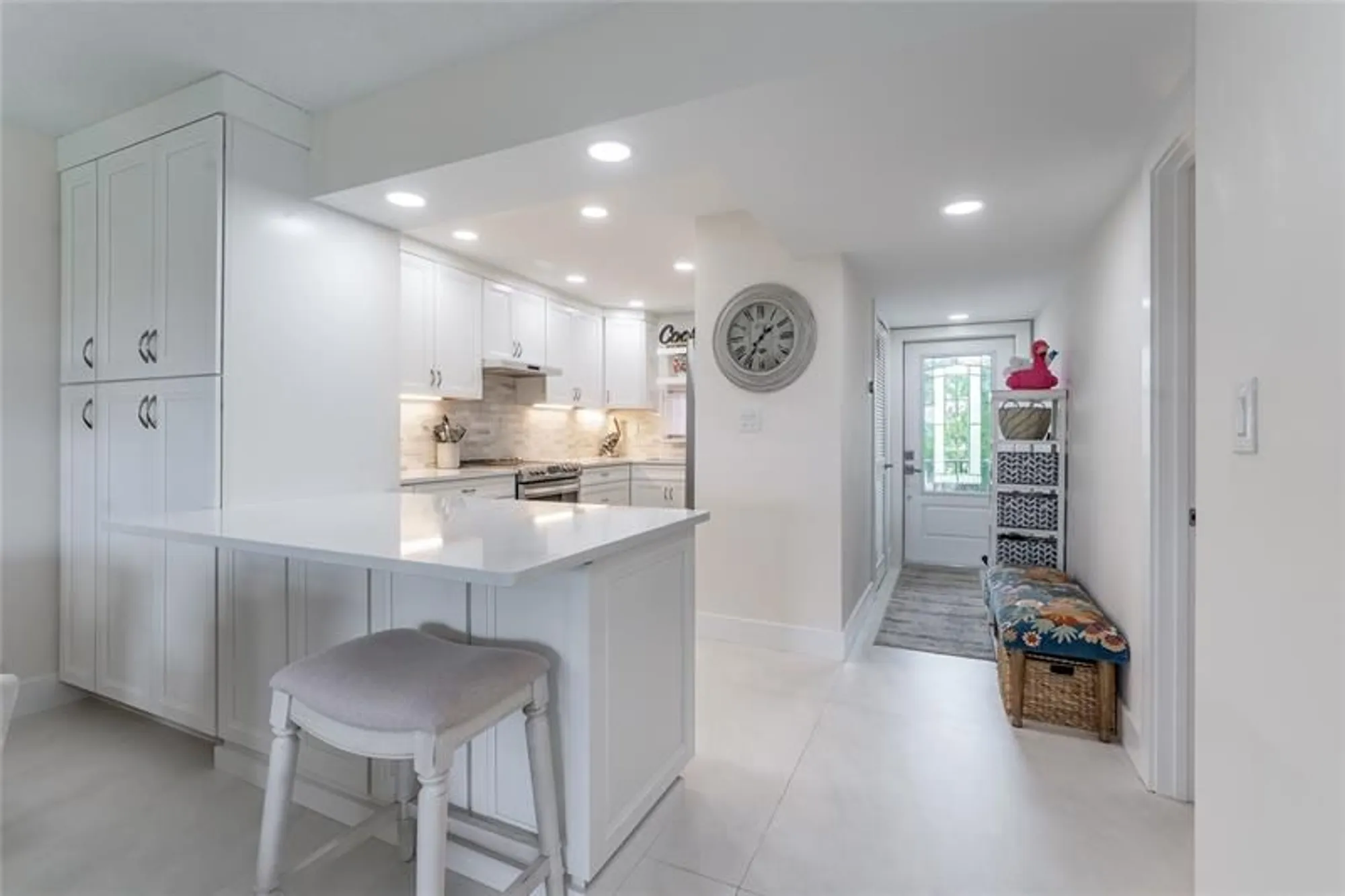 Property Slideshow image 10 of 61 | 9411 n hollybrook lake dr 310, Pembroke Pines, FL, 33025