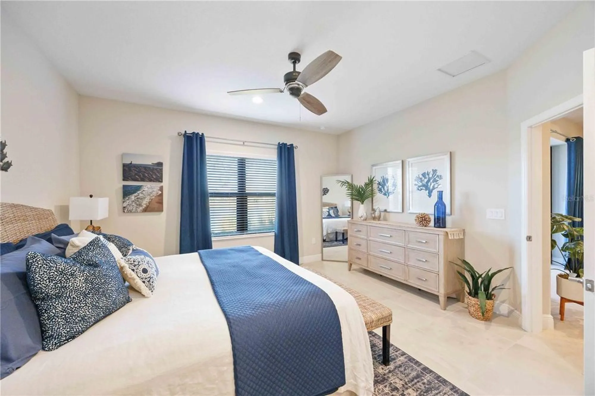 Property Slideshow image 31 of 70 | 21625 avon park ct, Venice, FL, 34293