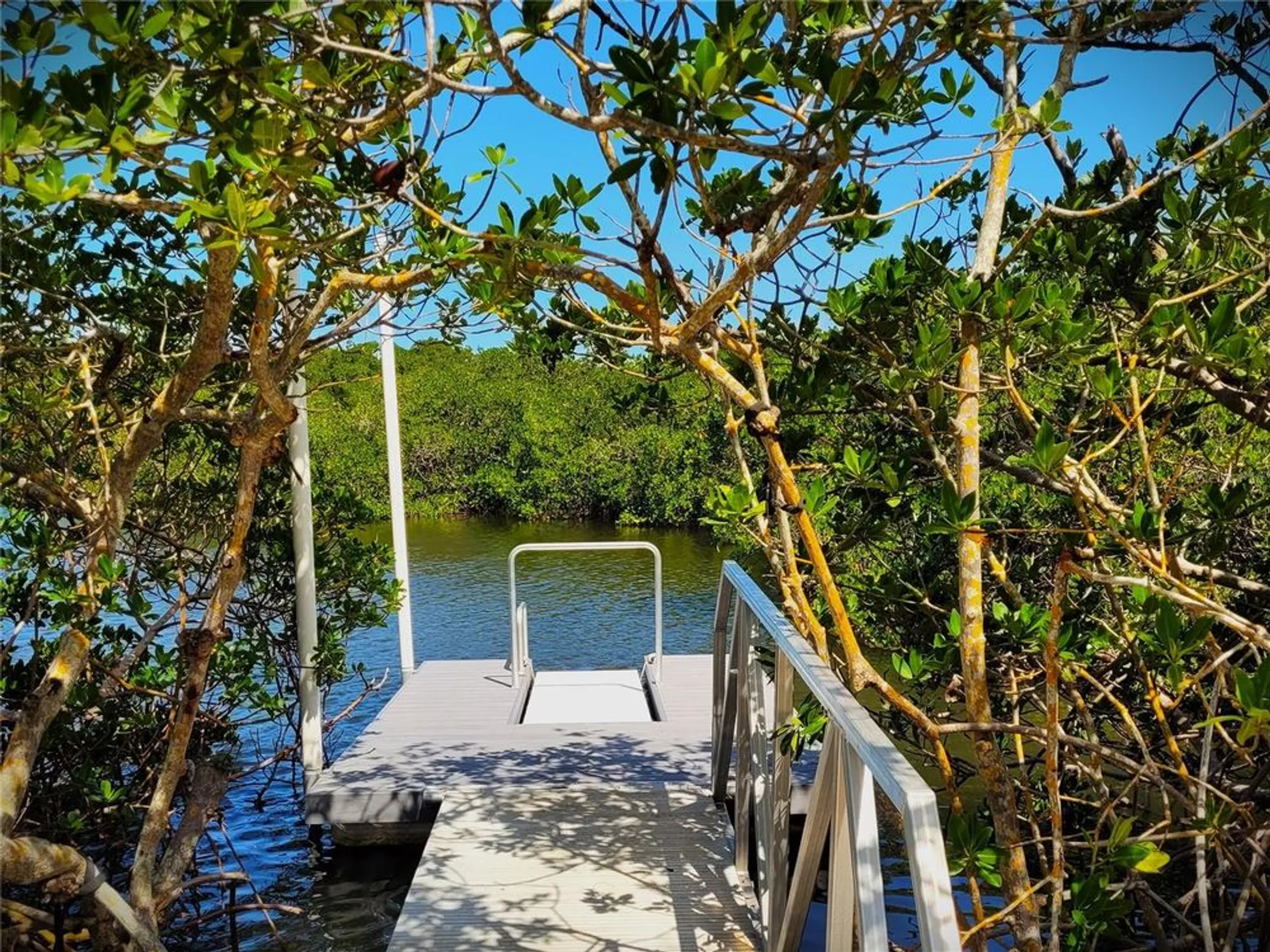 Property Slideshow image 41 of 44 | 1720 starling dr 103, Sarasota, FL, 34231