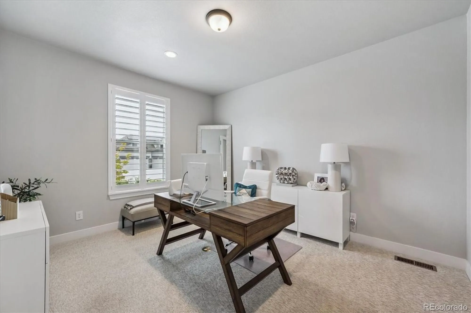Property Slideshow image 16 of 37 | 8890 s quatar ct, Aurora, CO, 80016