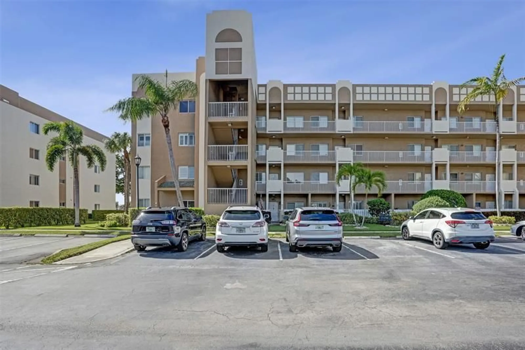 Property Slideshow image 33 of 43 | 7623 southampton ter apt 302, Tamarac, FL, 33321