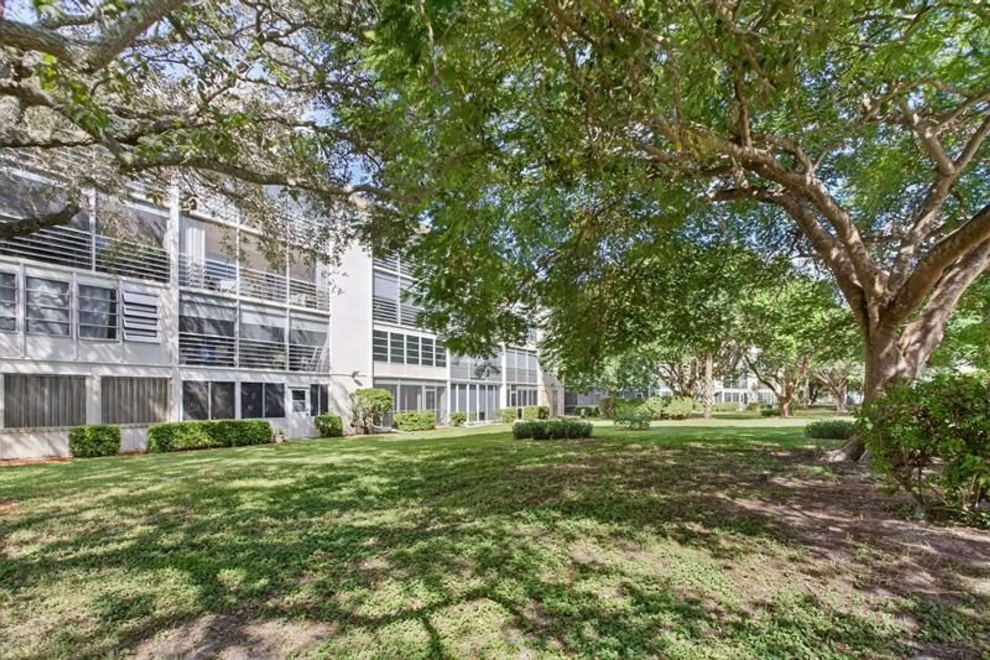 Property Slideshow image 25 of 60 | 2401 antigua cir e3, Coconut Creek, FL, 33066