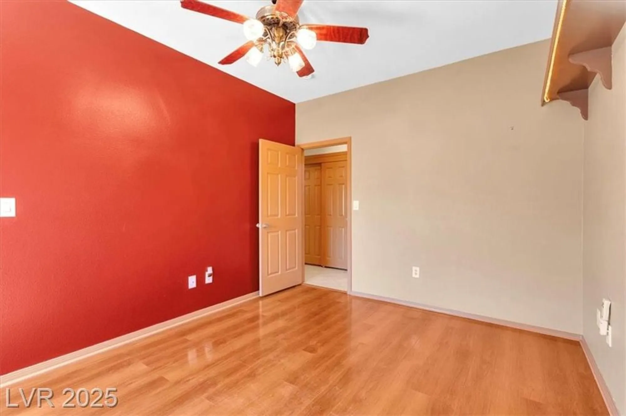 Property Slideshow image 16 of 46 | 2621 hanging rock dr, Las Vegas, NV, 89134