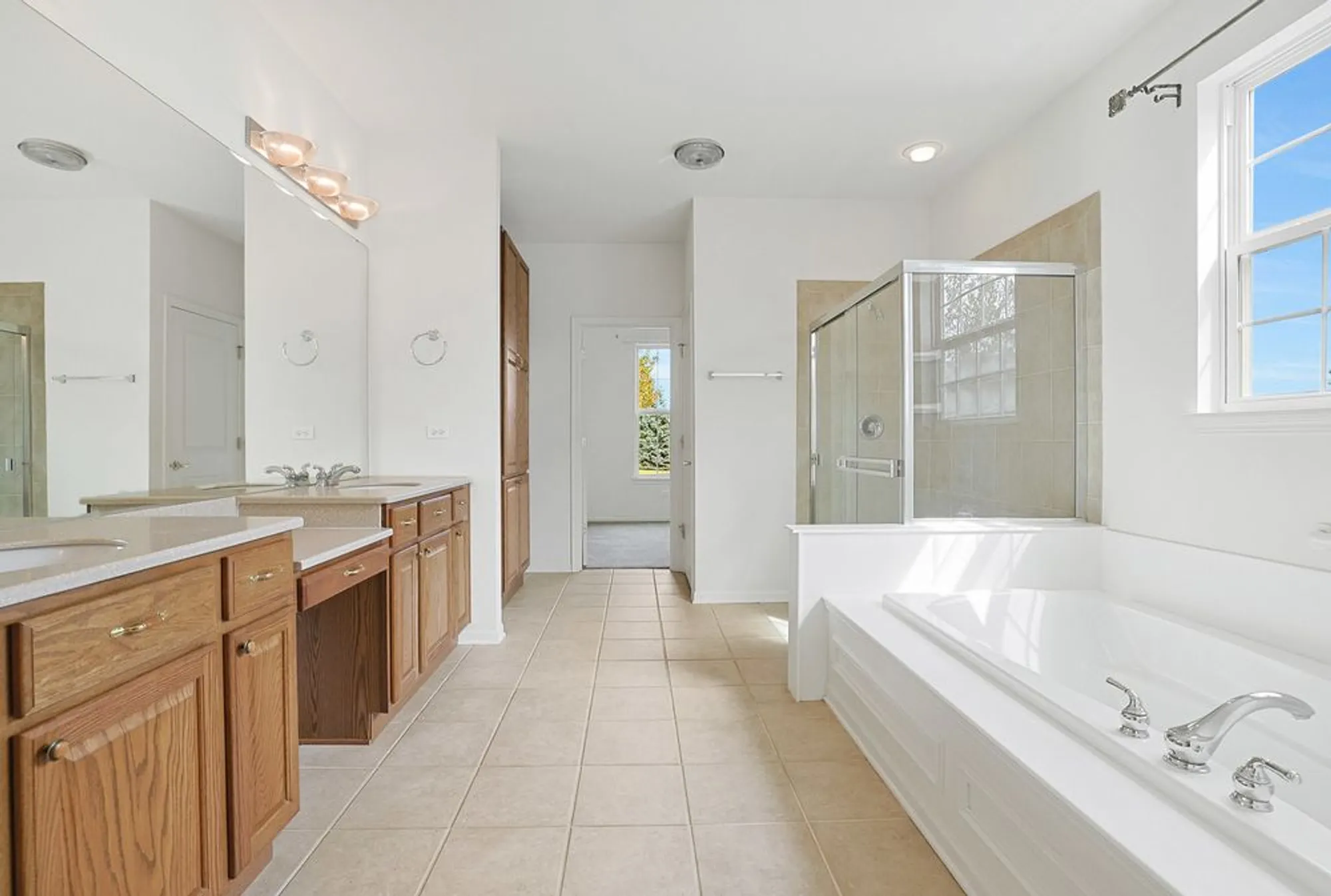 Property Slideshow image 16 of 30 | 13813 roosevelt dr, Huntley, IL, 60142