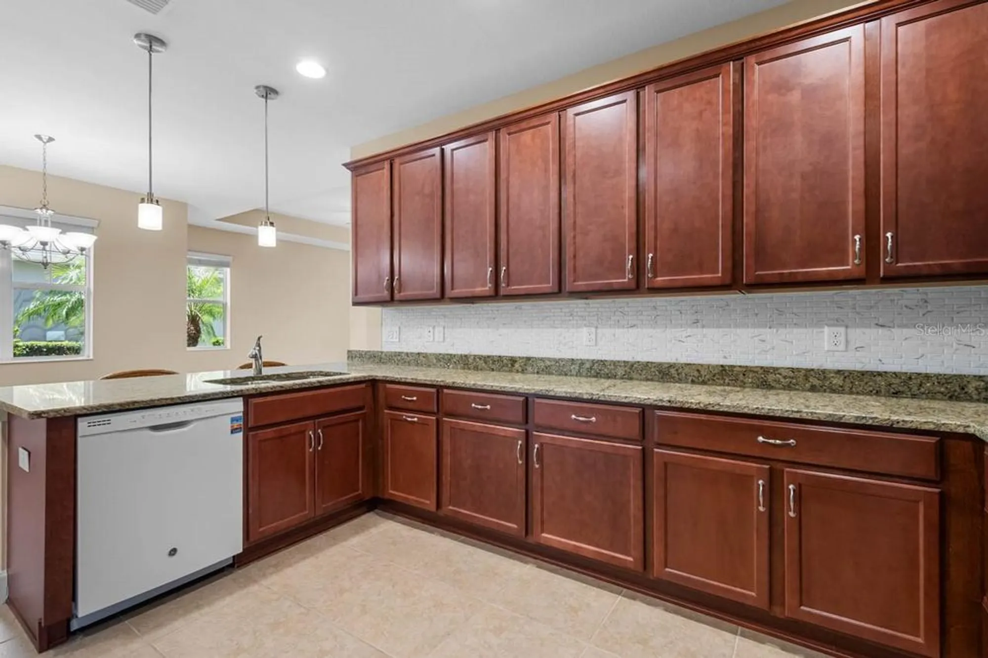 Property Slideshow image 9 of 60 | 809 chipper dr, Sun City Center, FL, 33573