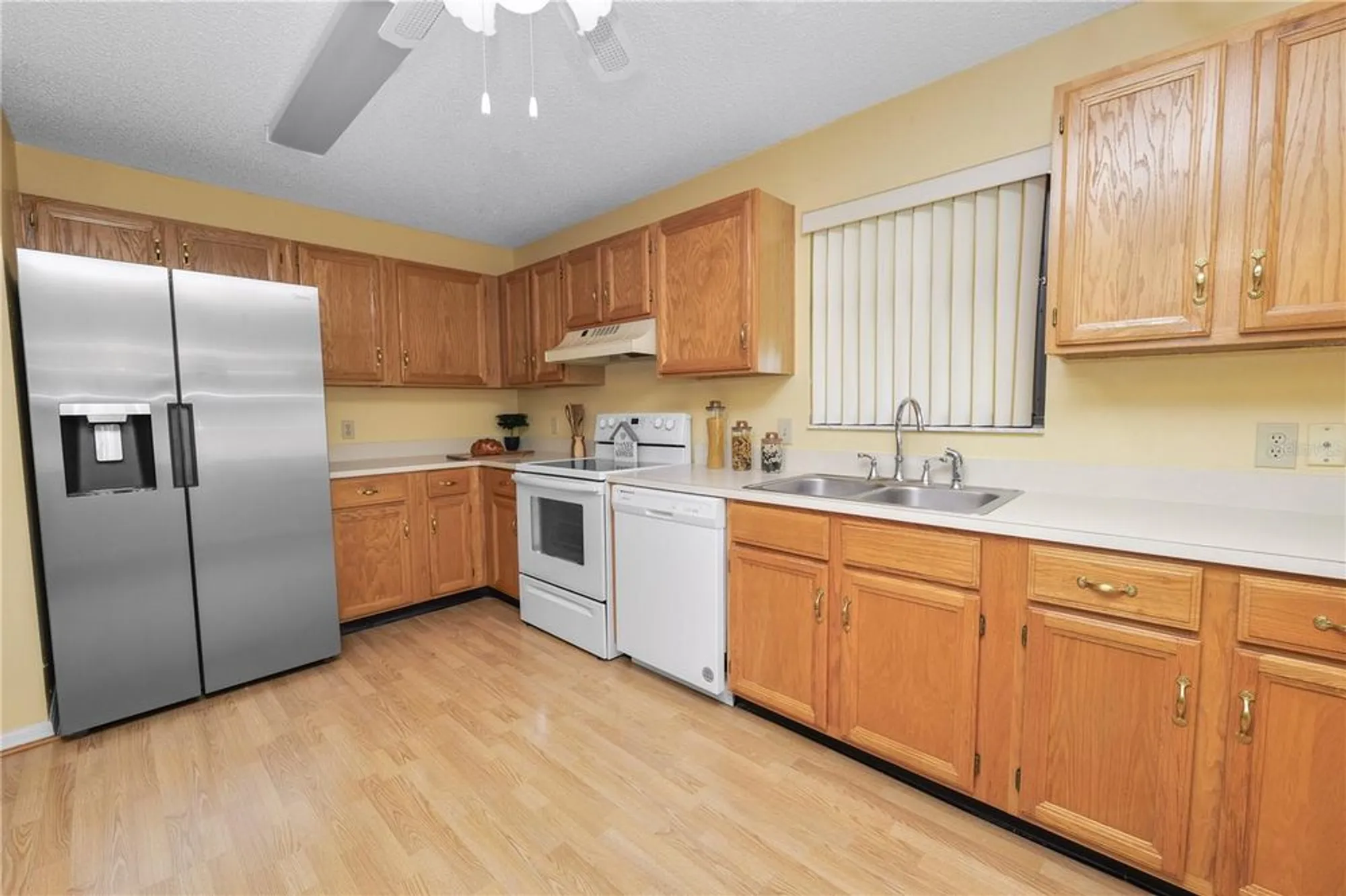 Property Slideshow image 11 of 34 | 1038 parakeet trl, Lakeland, FL, 33809