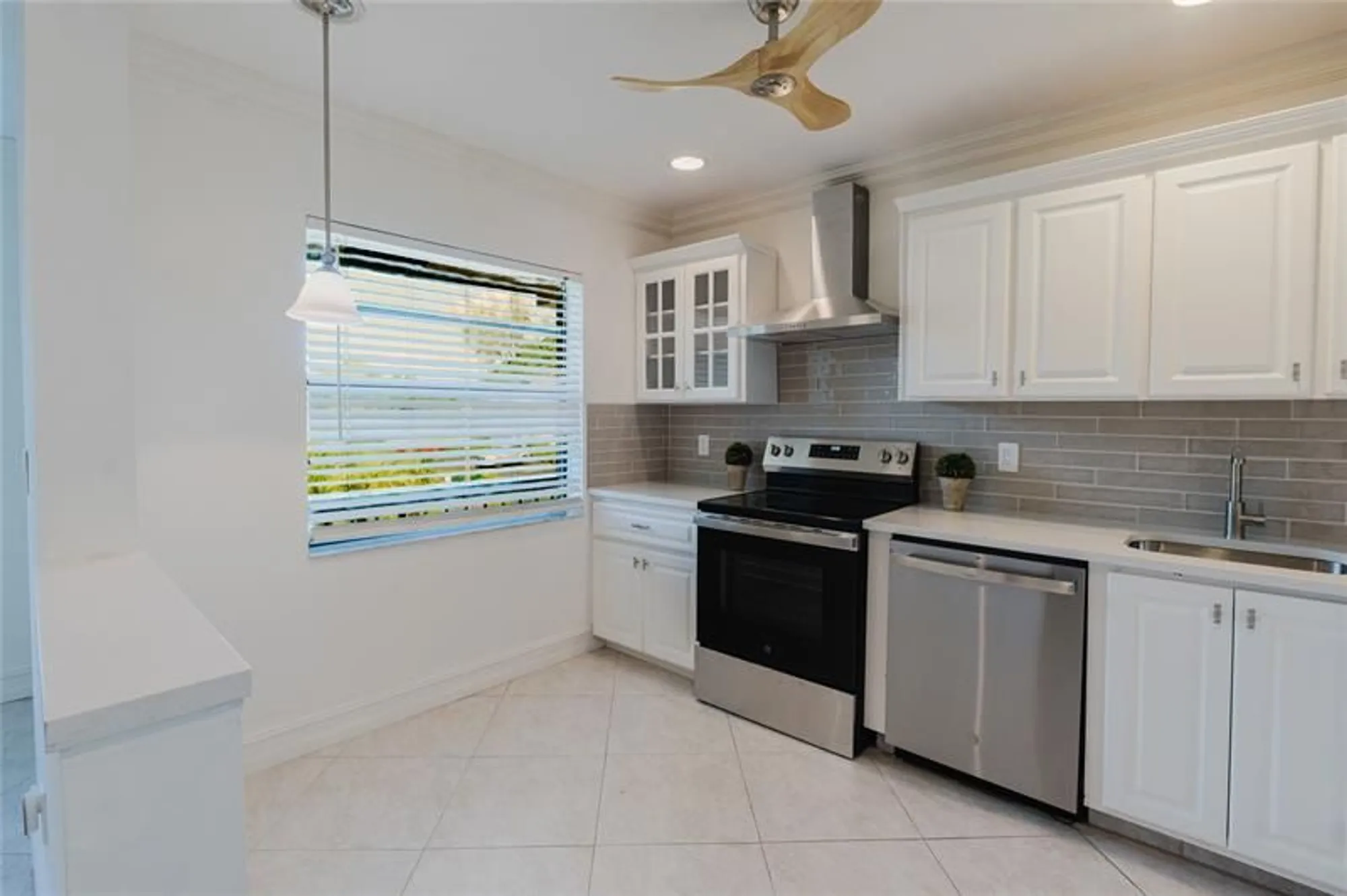 Property Slideshow image 19 of 32 | 9277 vista del lago apt 39b, Boca Raton, FL, 33428
