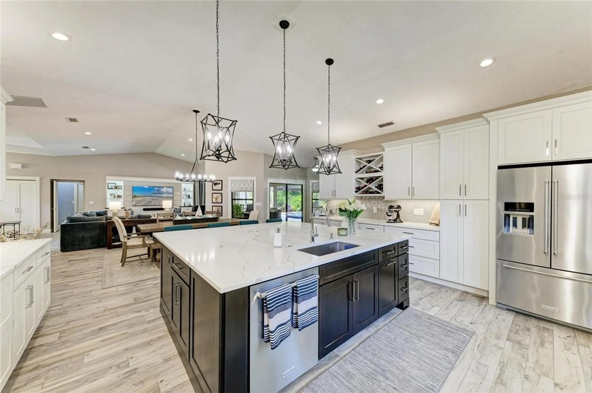 Property Slideshow image 26 of 69 | 8416 palm lakes ct, Sarasota, FL, 34243