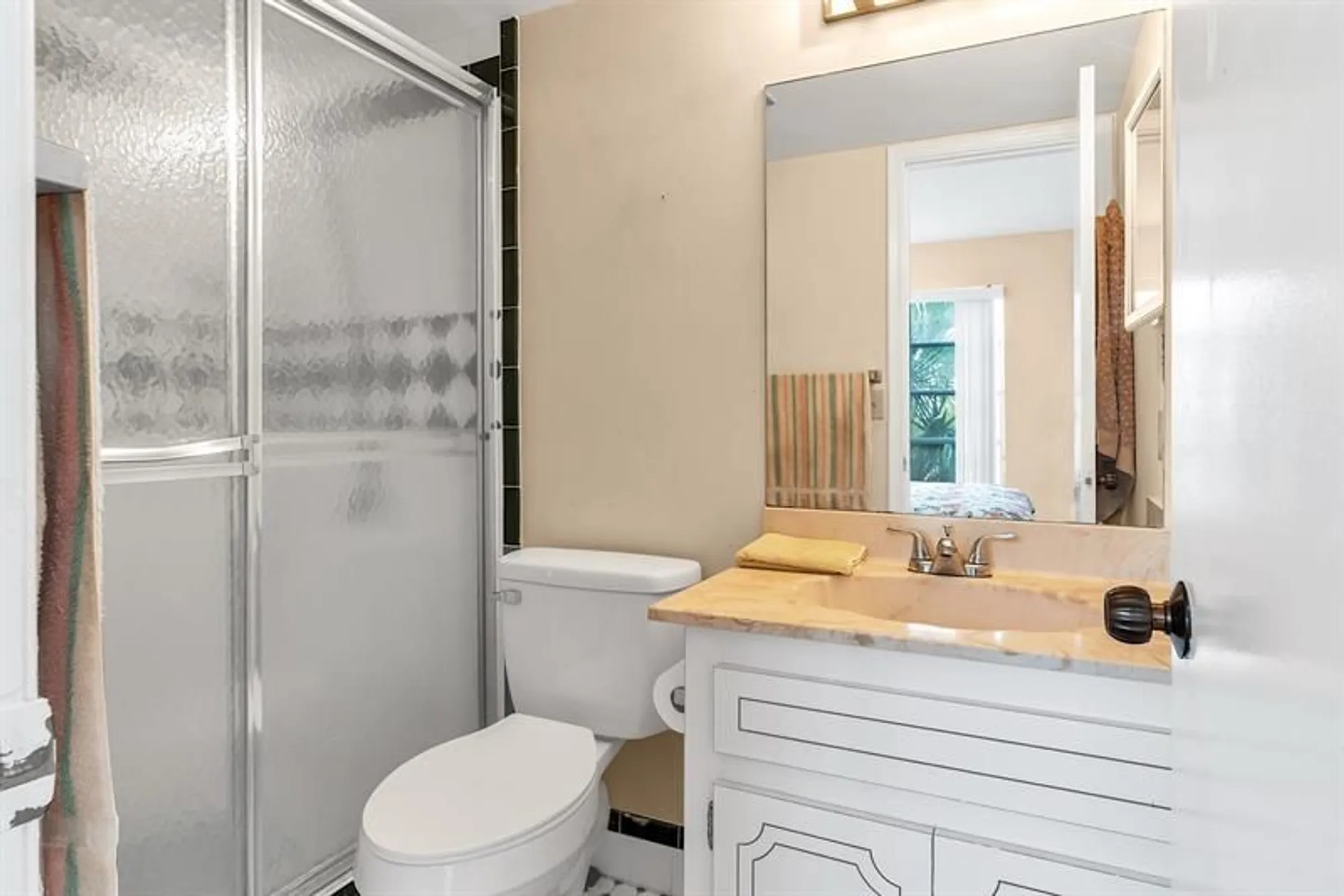 Property Slideshow image 24 of 43 | 3776 inverrary blvd 308r, Lauderhill, FL, 33319