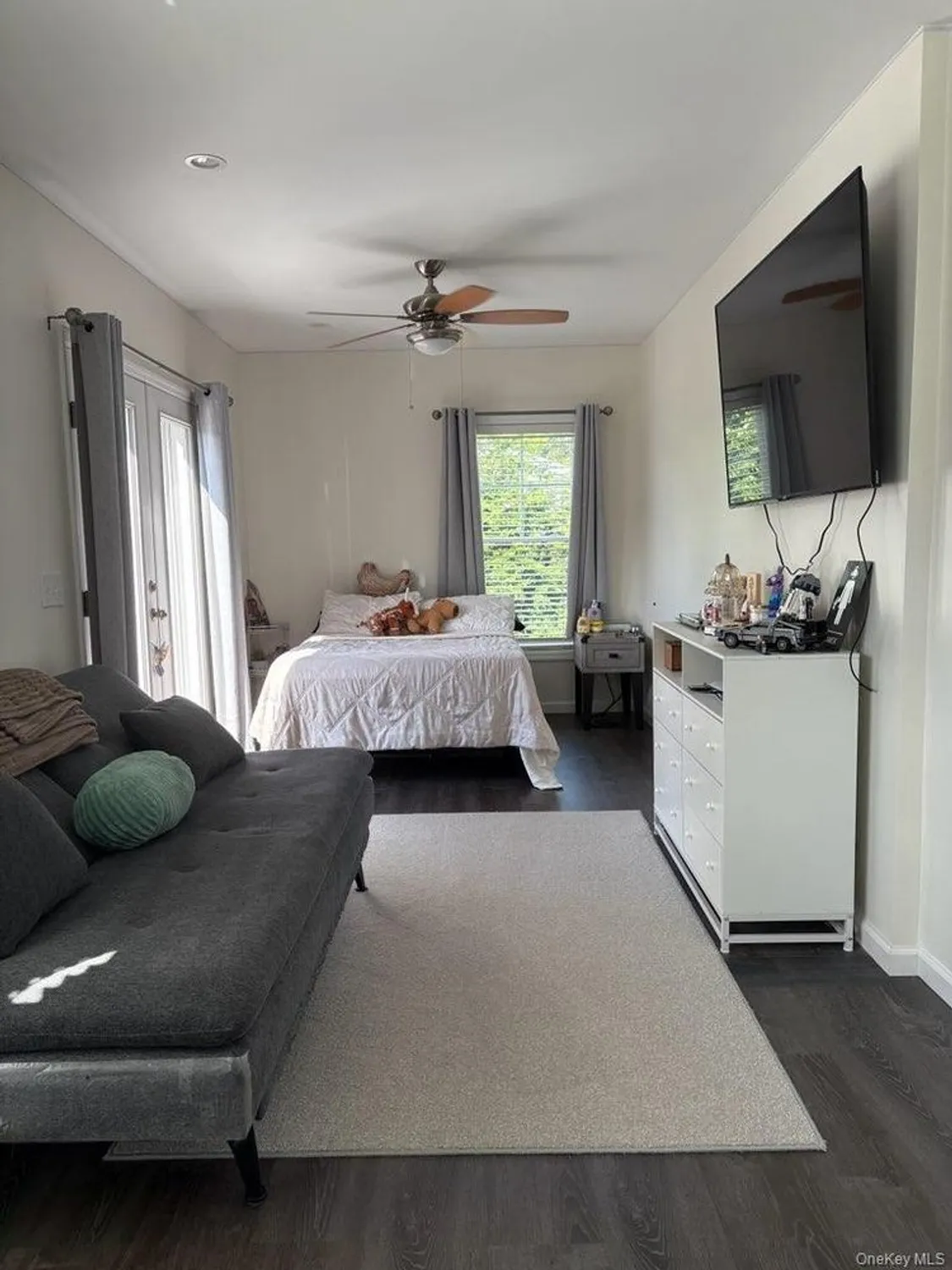 Property Slideshow image 10 of 19 | 1661 old country rd unit 563, Riverhead, NY, 11901