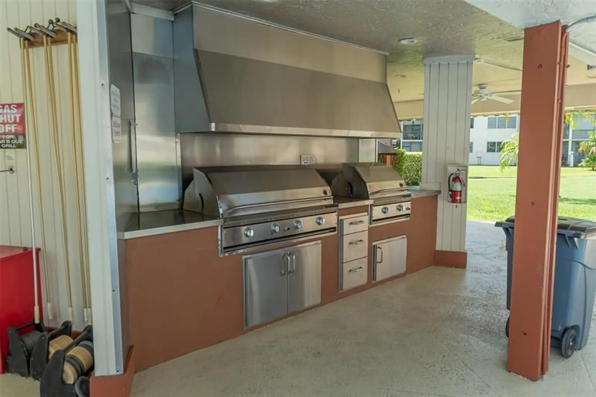 Property Slideshow image 23 of 54 | 150 s hollybrook ter 107, Pembroke Pines, FL, 33025