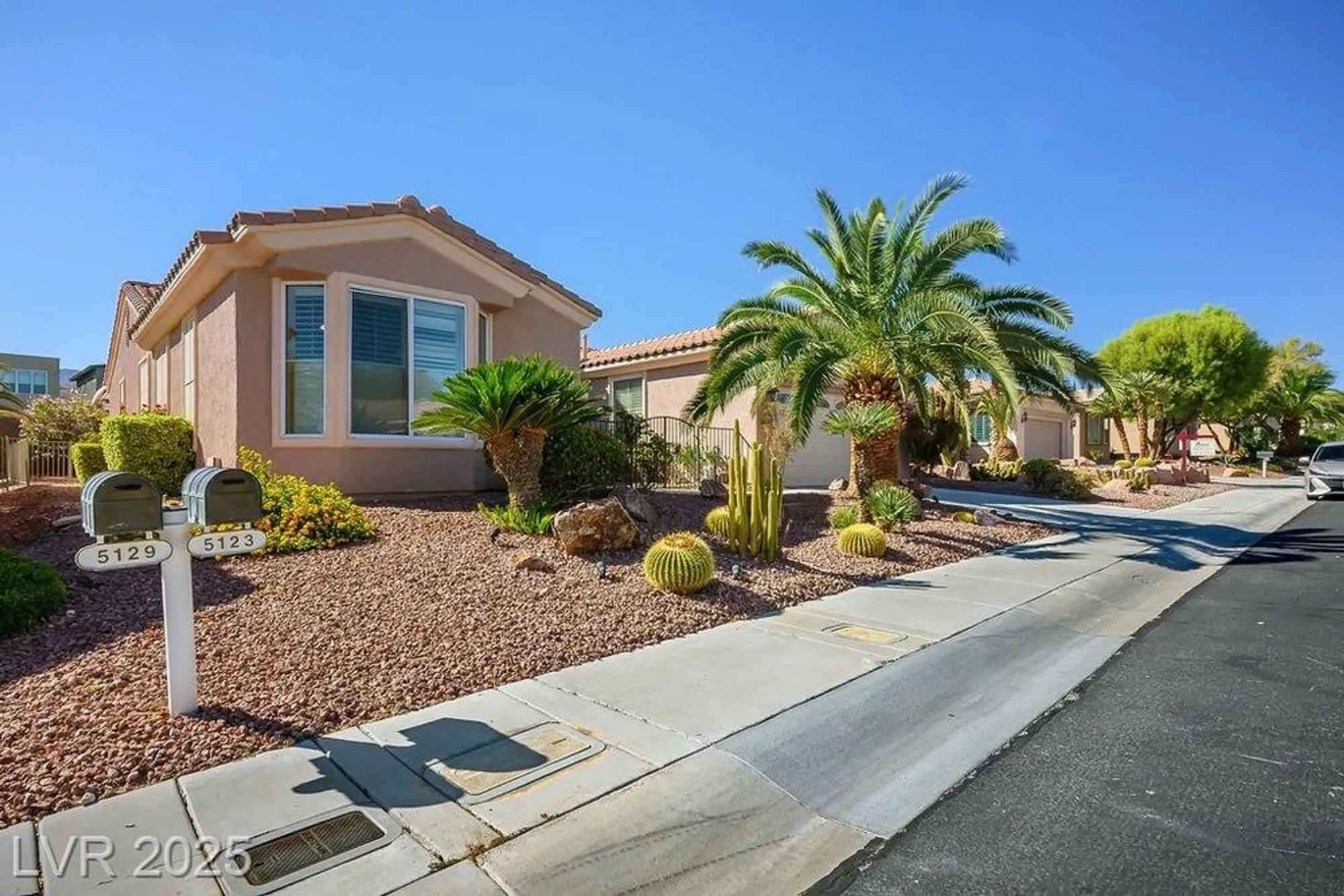 Property Slideshow image 6 of 64 | 5123 vincitor st, Las Vegas, NV, 89135