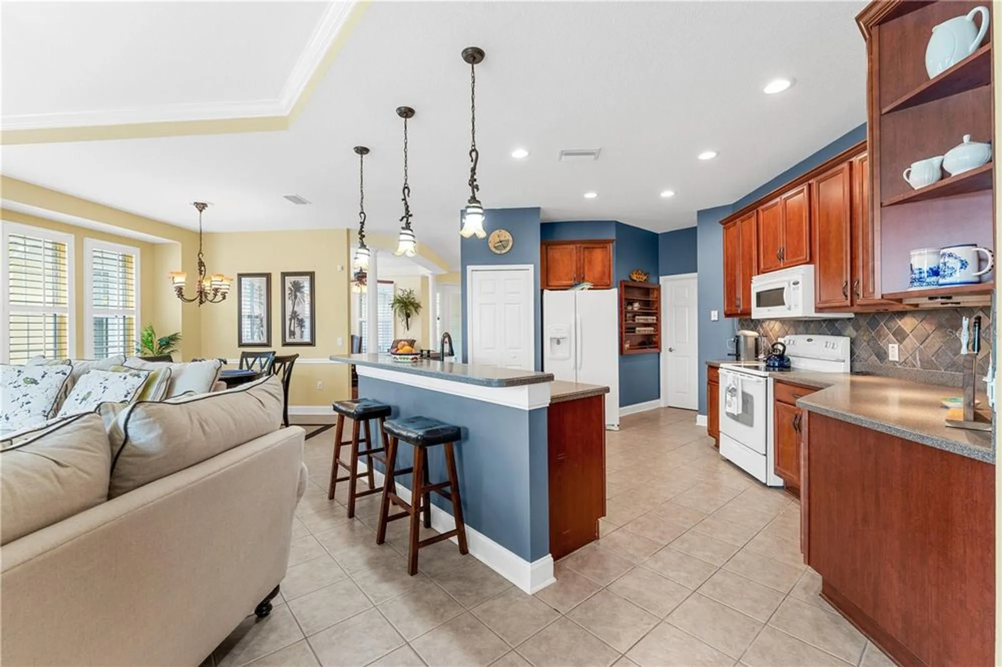 Property Slideshow image 26 of 97 | 5210 golden isles dr, Apollo Beach, FL, 33572