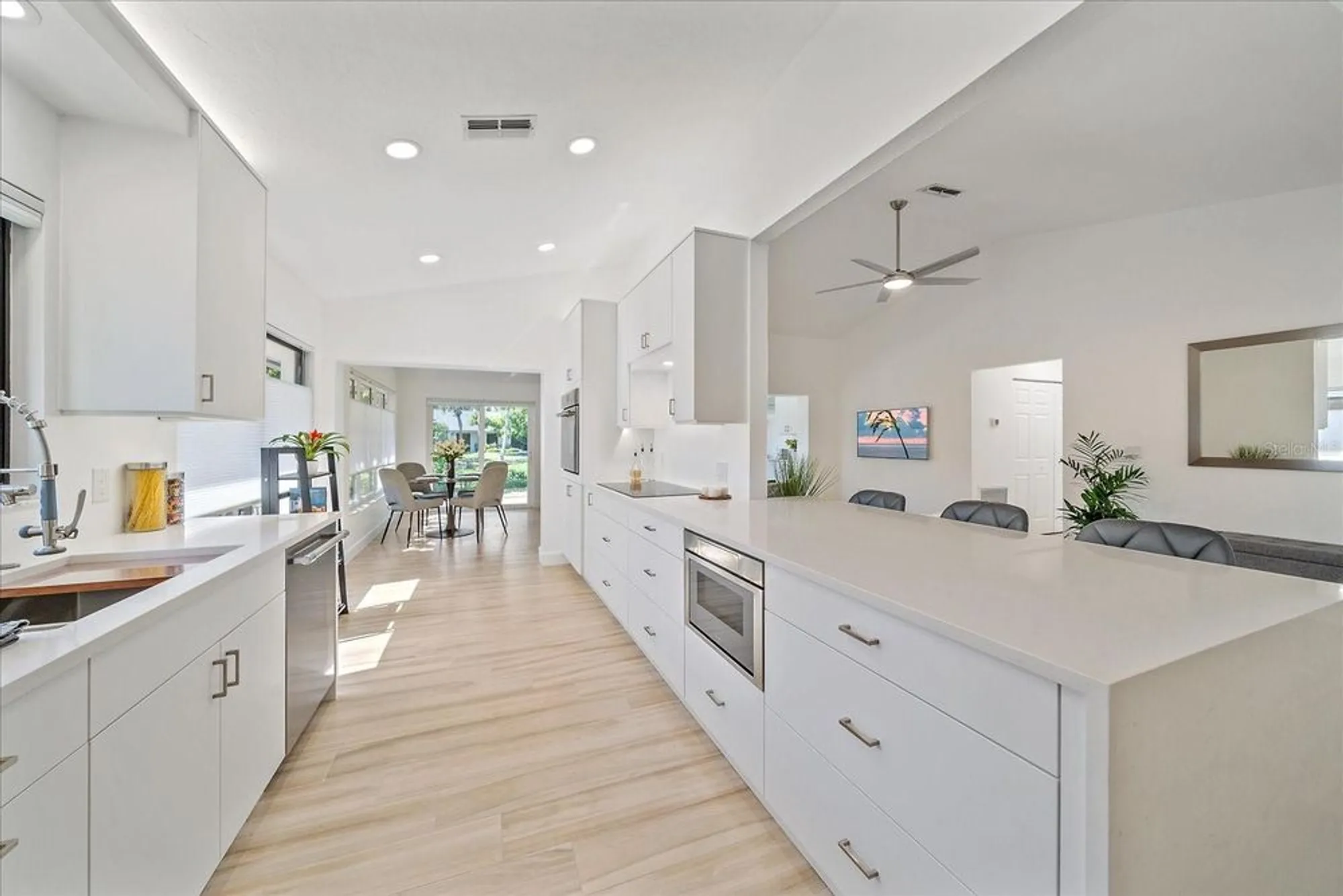 Property Slideshow image 11 of 33 | 1684 pintail way 7, Sarasota, FL, 34231