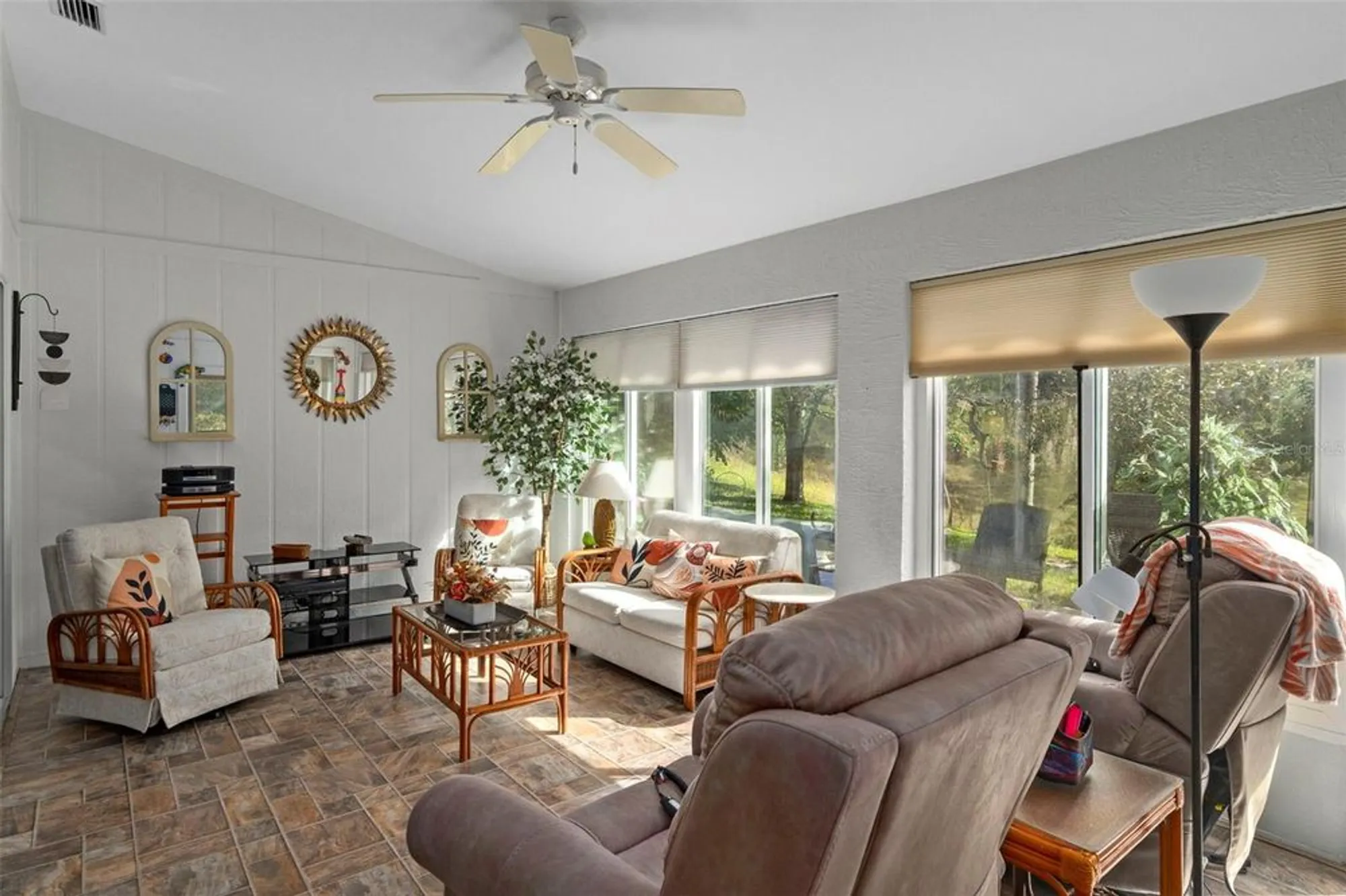 Property Slideshow image 9 of 41 | 2102 springmeadow dr, Spring Hill, FL, 34606
