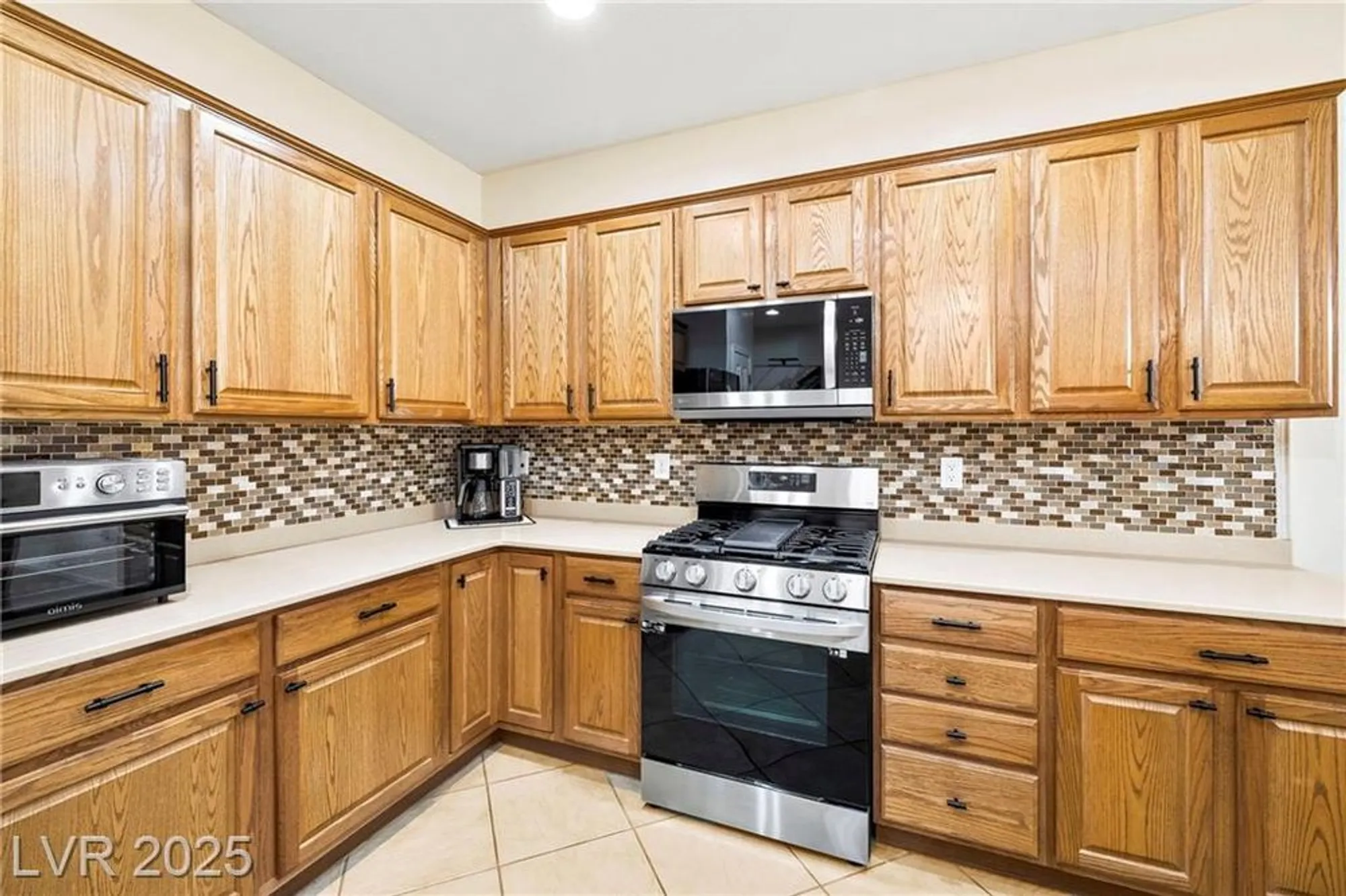Property Slideshow image 11 of 44 | 2544 solera sky dr, Henderson, NV, 89044