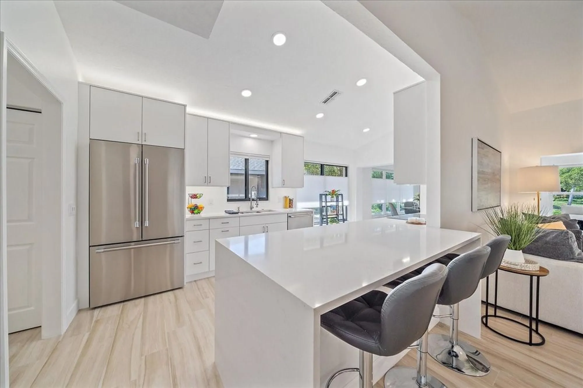 Property Slideshow image 10 of 33 | 1684 pintail way 7, Sarasota, FL, 34231