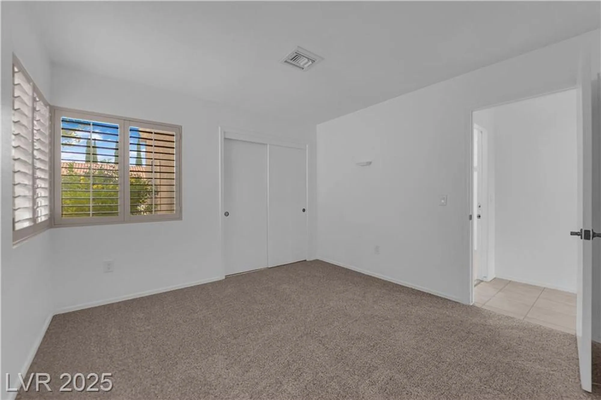 Property Slideshow image 23 of 40 | 9424 gold mountain dr, Las Vegas, NV, 89134