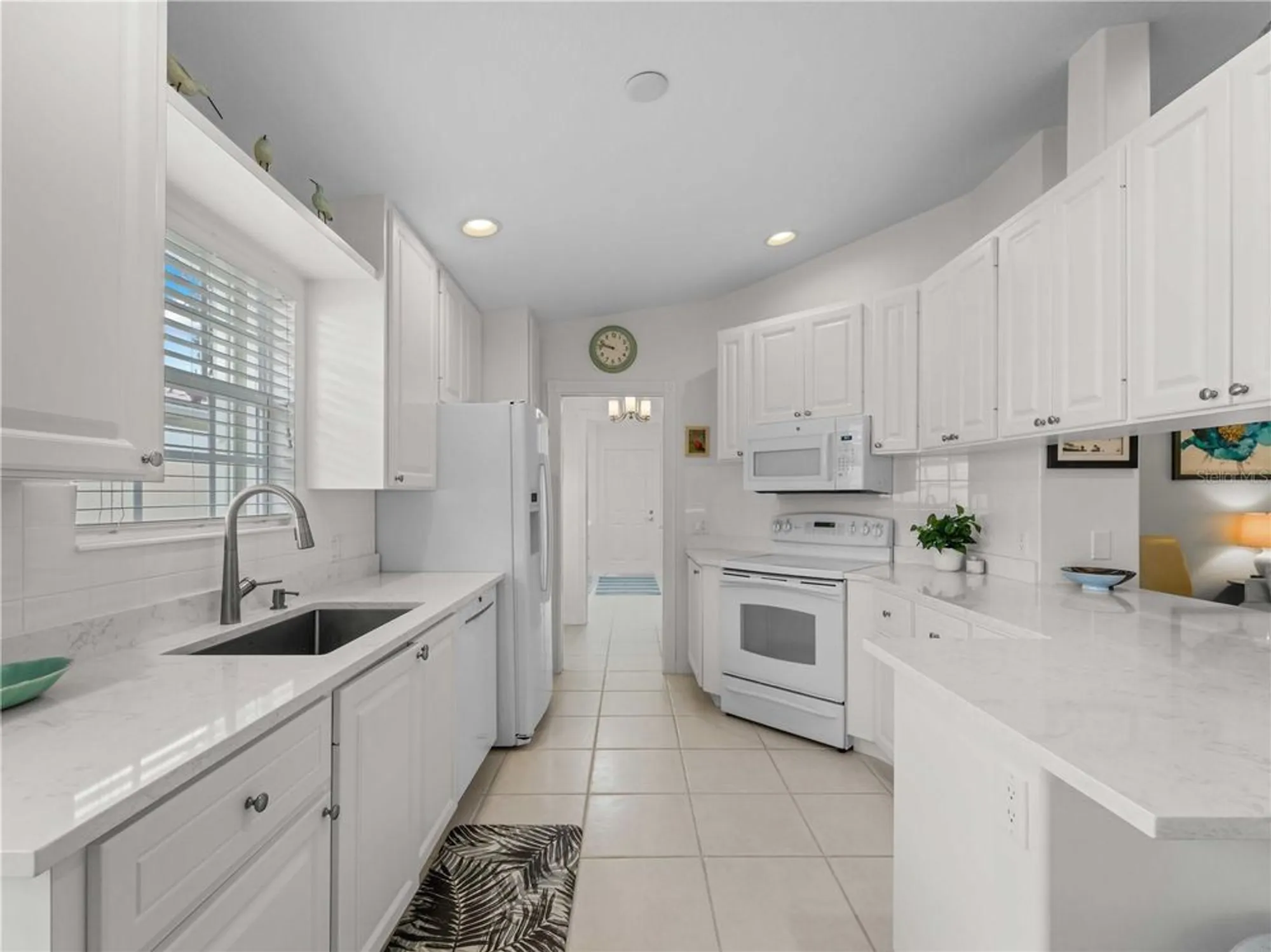 Property Slideshow image 8 of 62 | 7641 quinto dr, Sarasota, FL, 34238